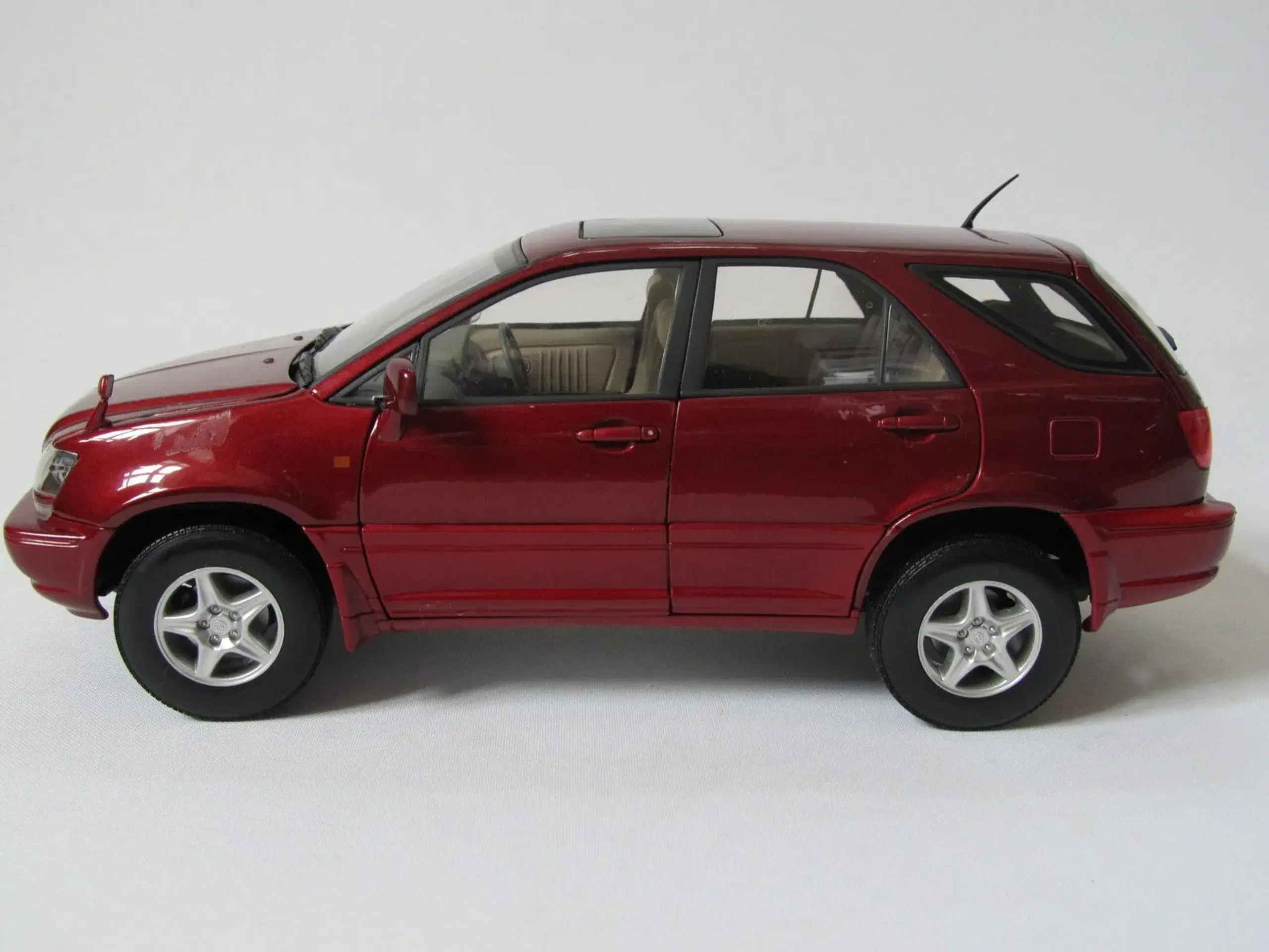 1998 Toyota / Lexus RX1 1:18