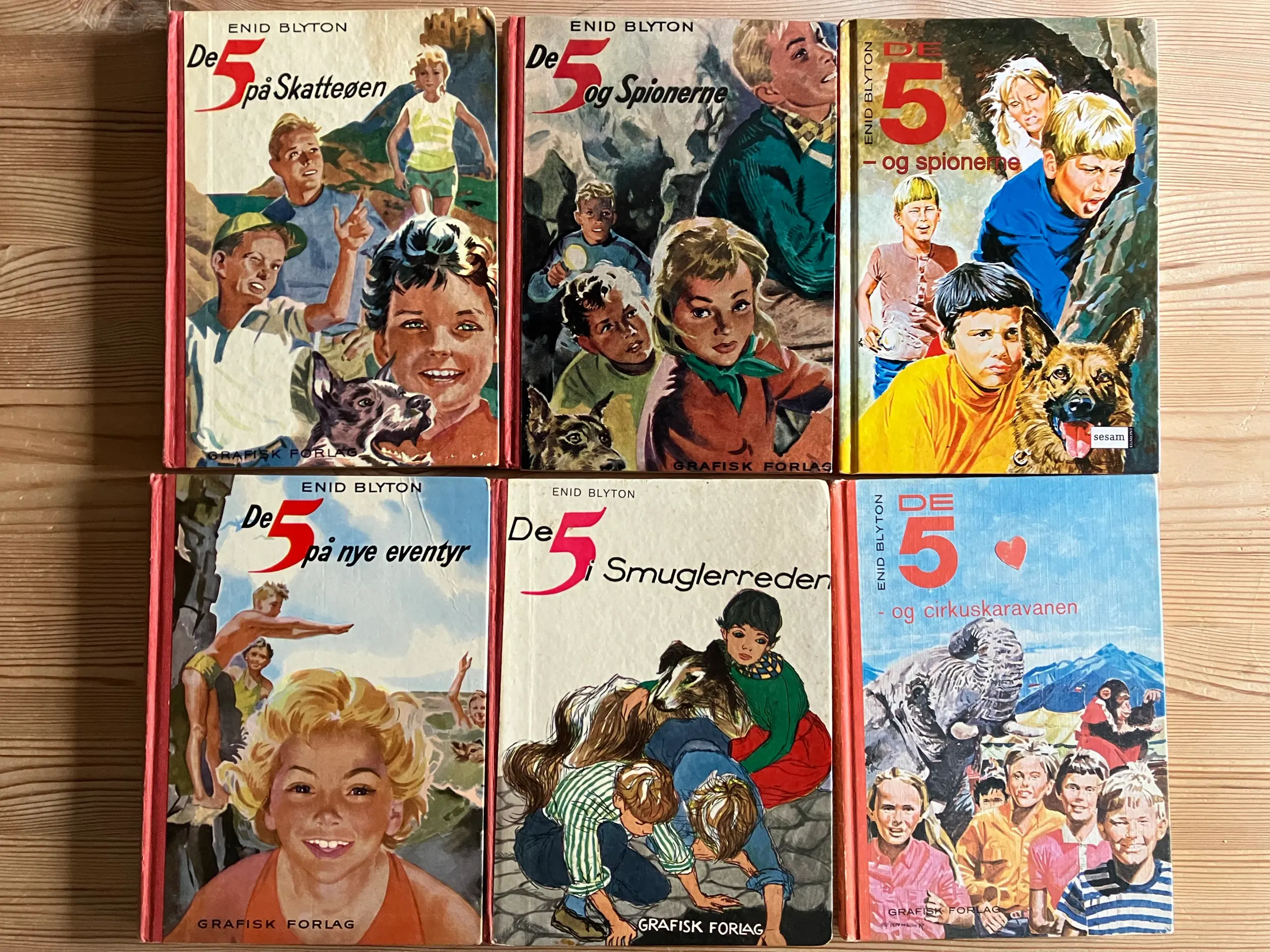 NEDSAT: 26 gamle bøger af Enid Blyton Grafisk