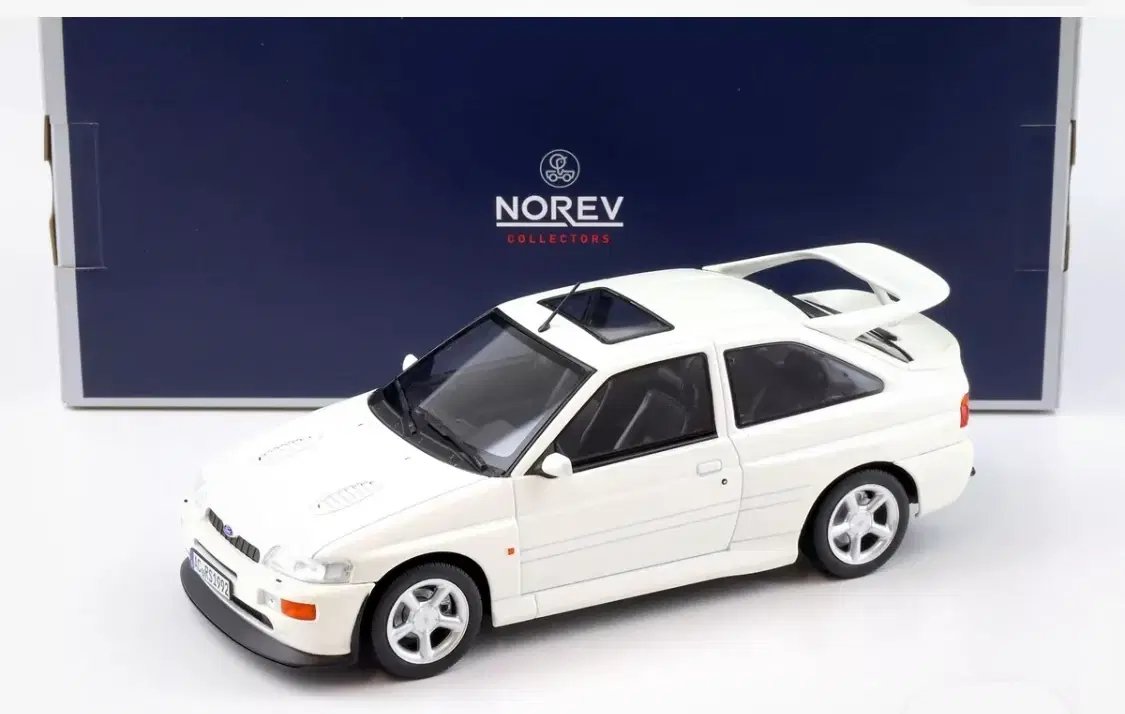 1:18 Ford Escort RS Cosworth 1992