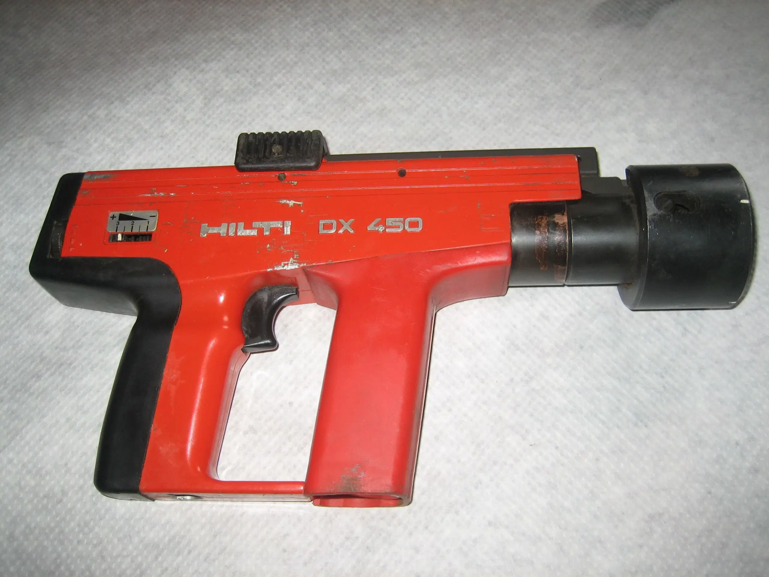 Hilti boltpistol