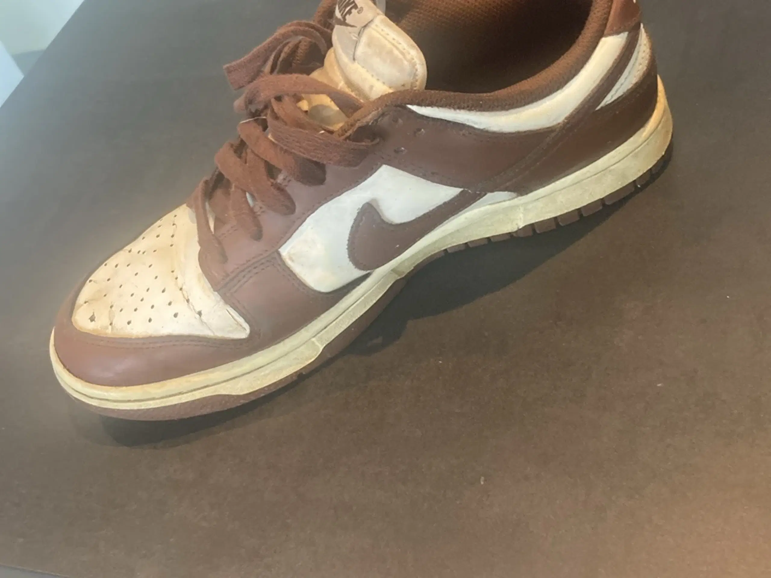 Nike dunk low i brun og hvid sælges Str 41