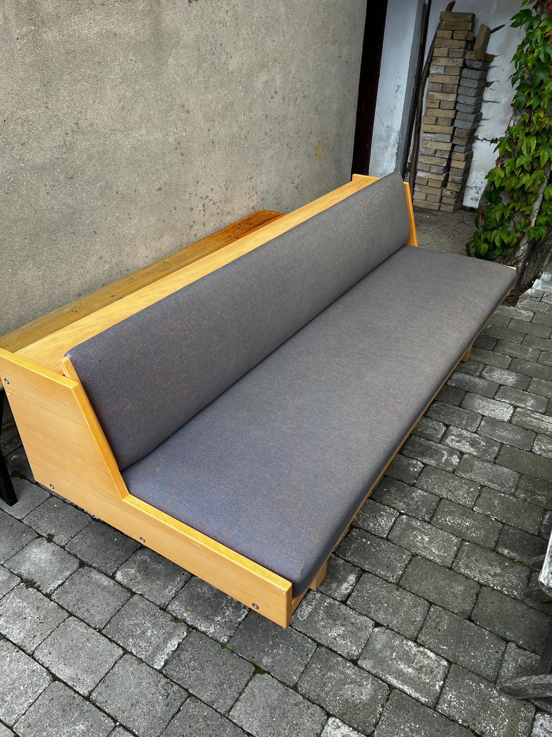 Wegner sofa