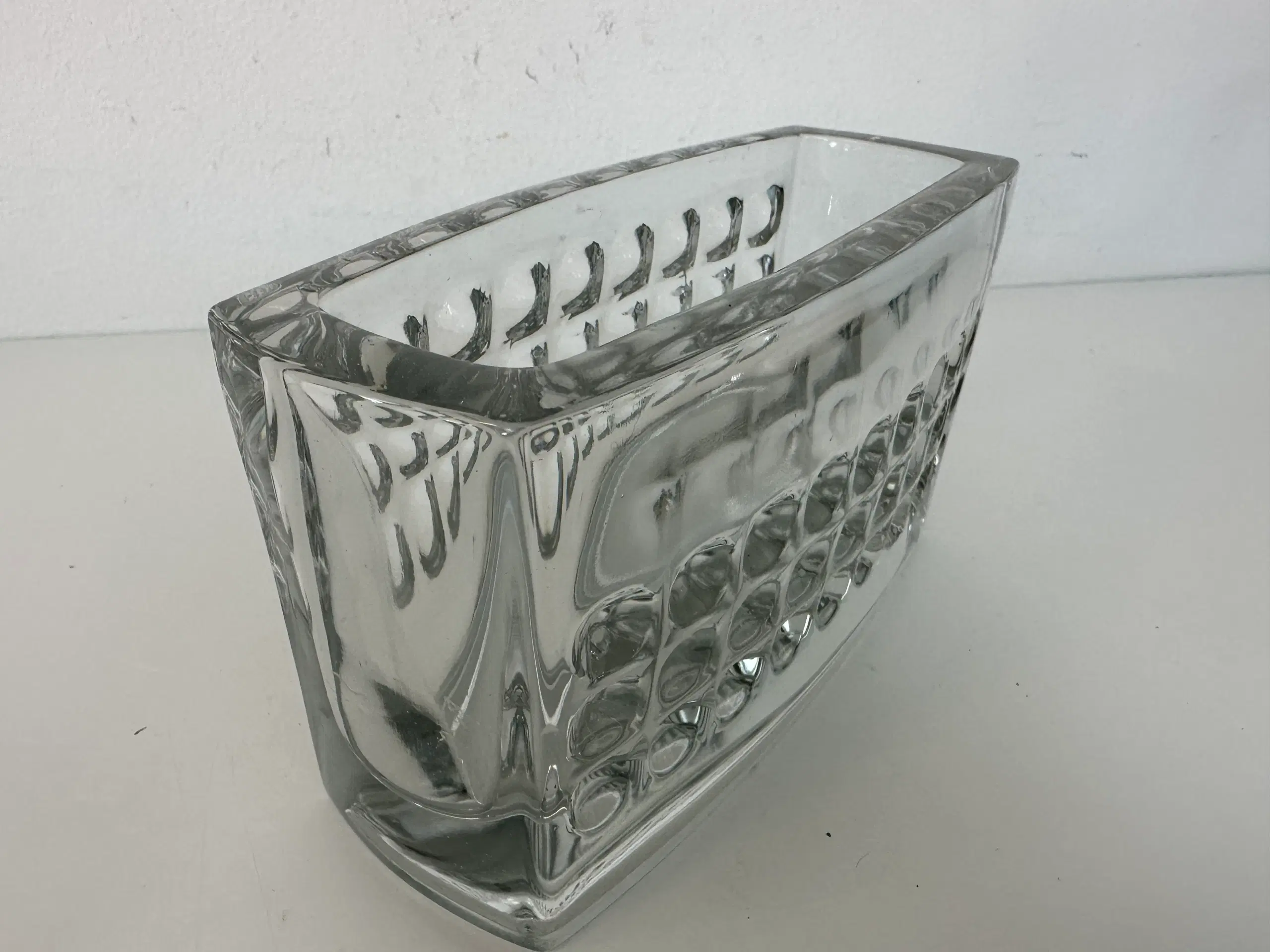 Vintage vase / holder i klart massiv glas