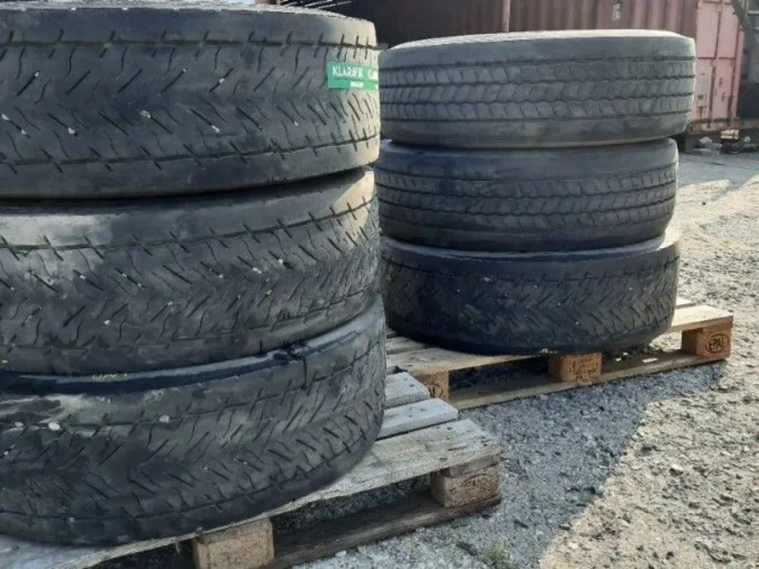 Lastvognsdæk 315/70 R225