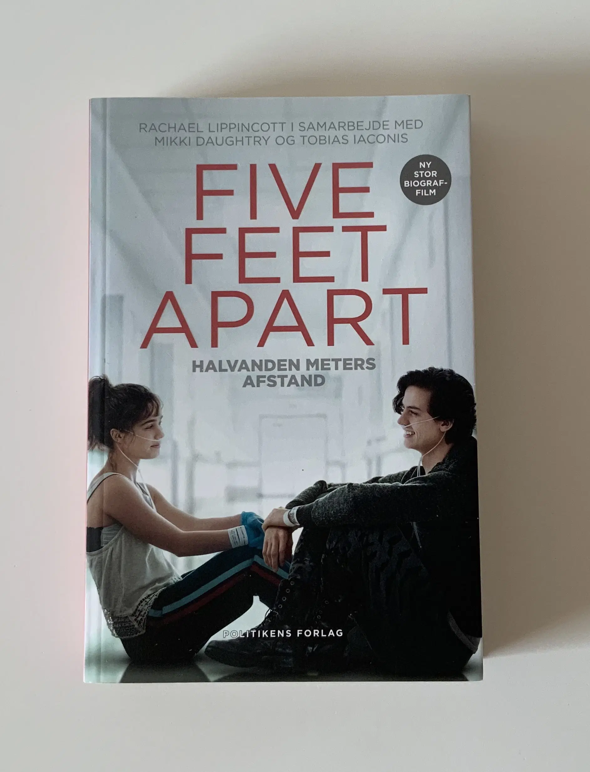 Five feet apart: Halvanden meters afstand bog