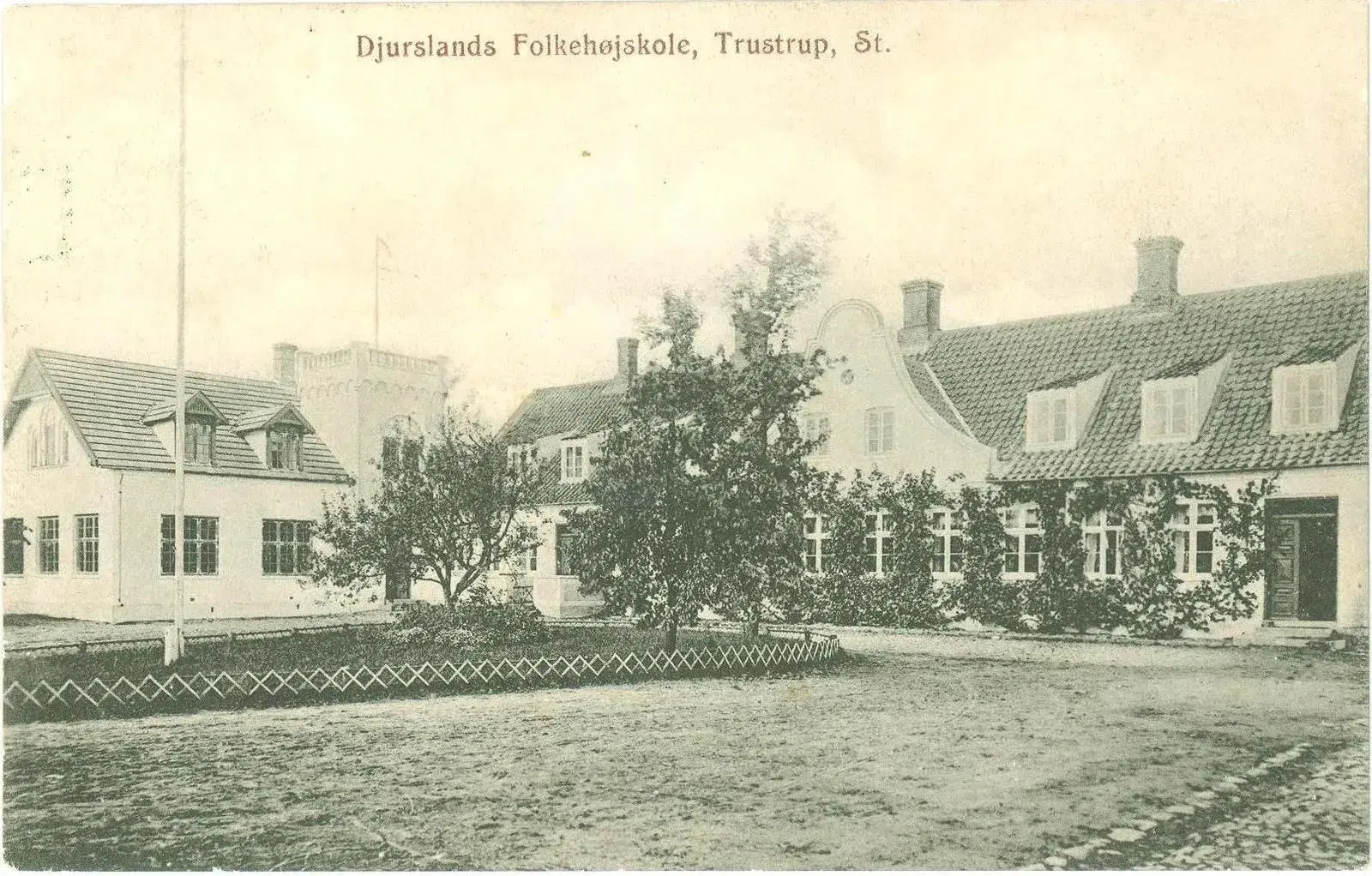 Folkehøjskolen Trustrup St