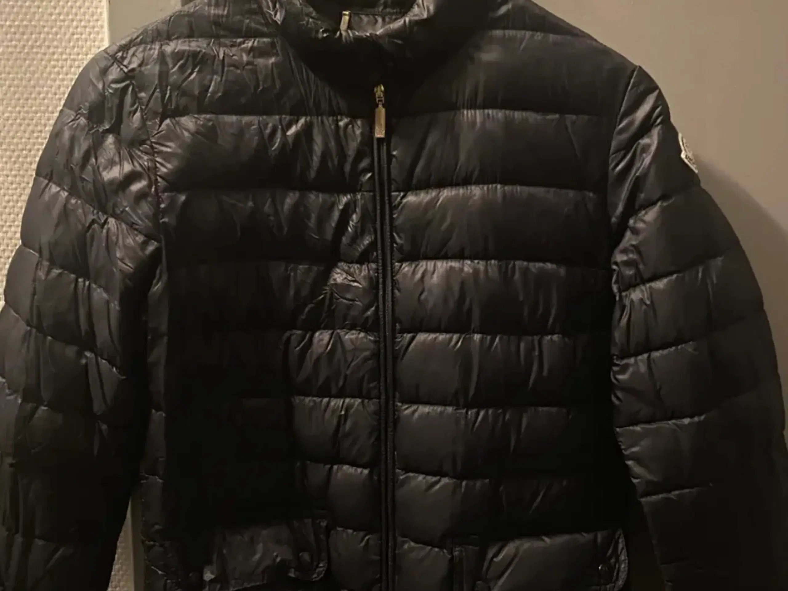 Moncler jakke sort