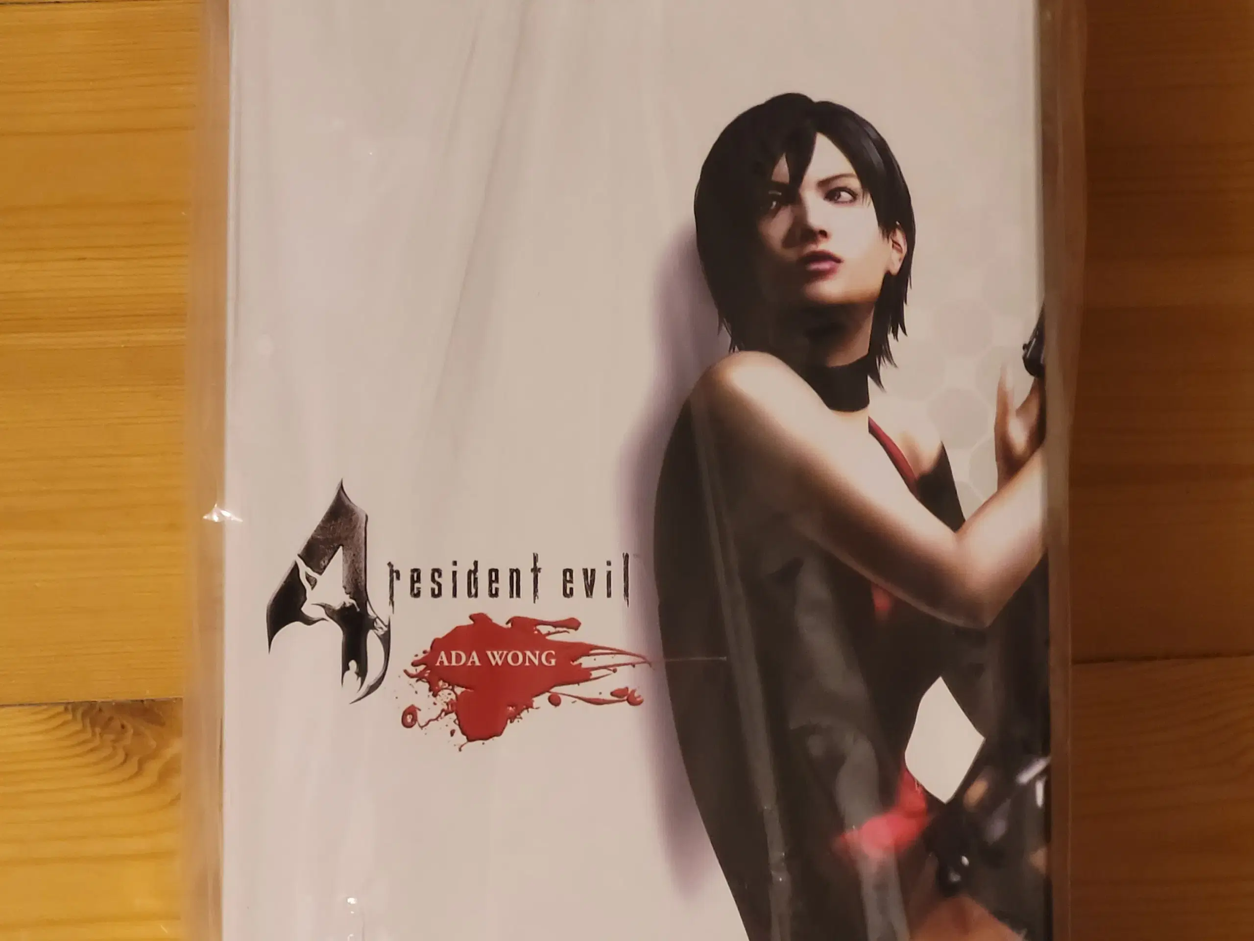 Hot Toys Resident Evil 4 Ada Wong