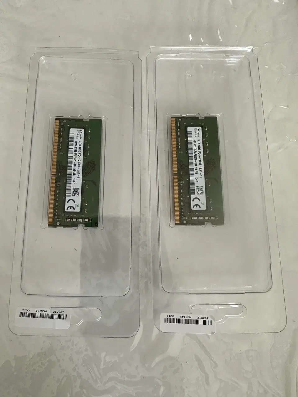 2 x 8GB DDR4 RAMs - 260pin