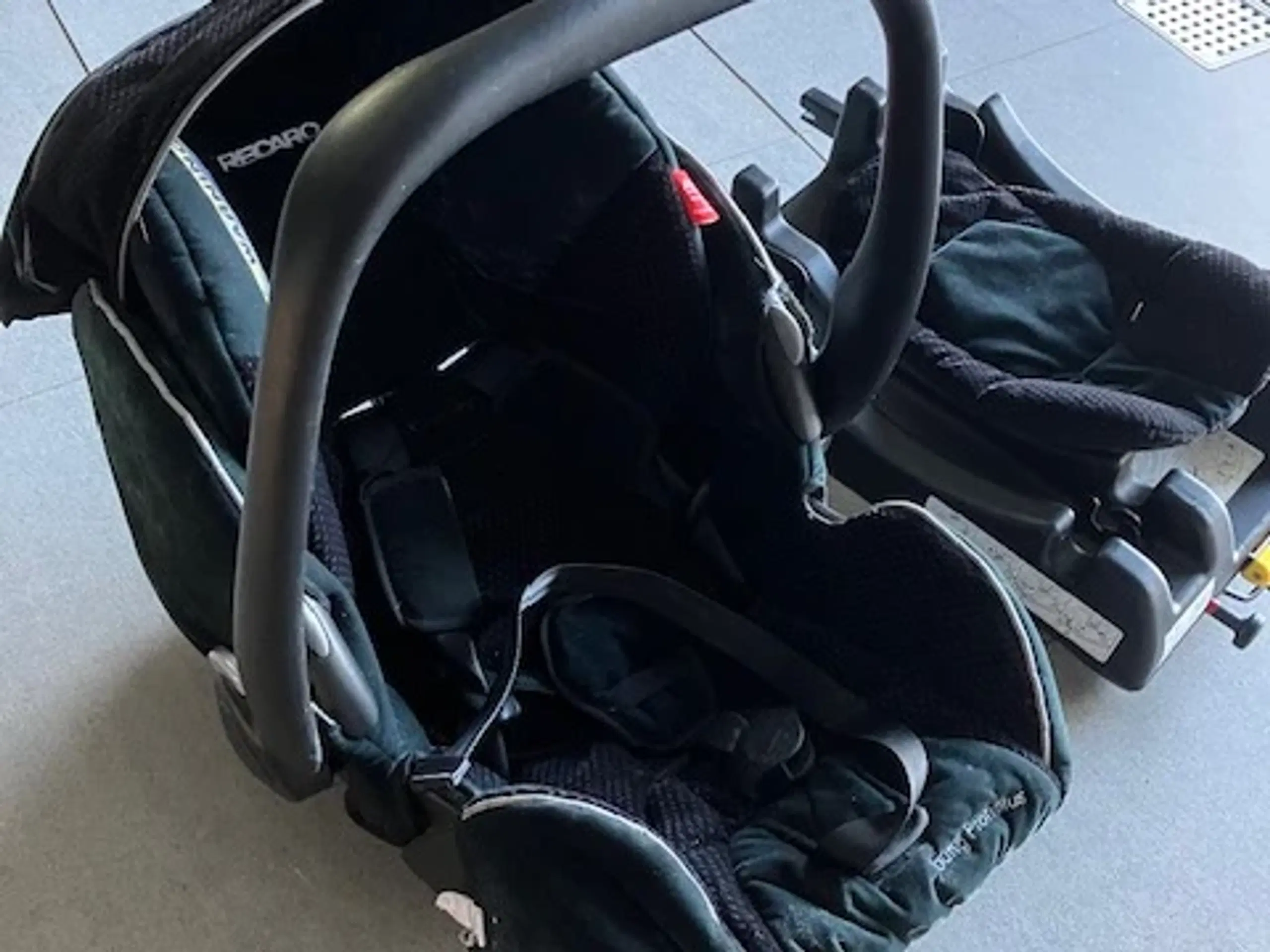 Baby stol med isofix og løftebeslag