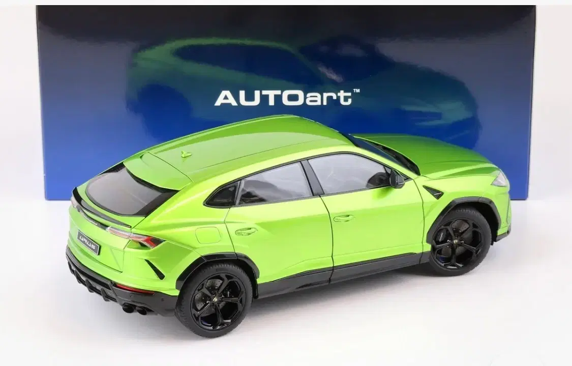 1:18 Lamborghini Urus 2018