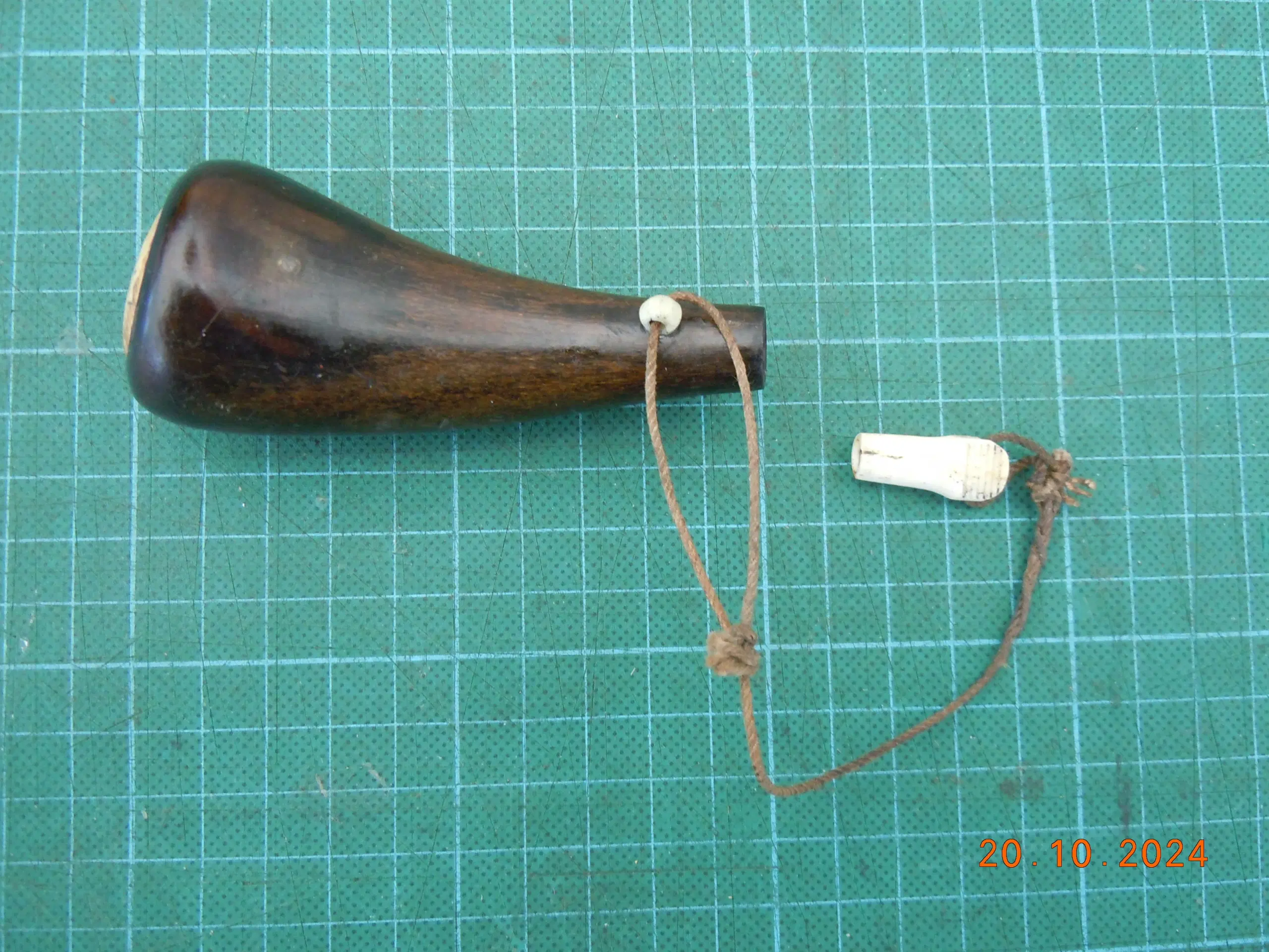 Snushorn 1741 af horn og ben.