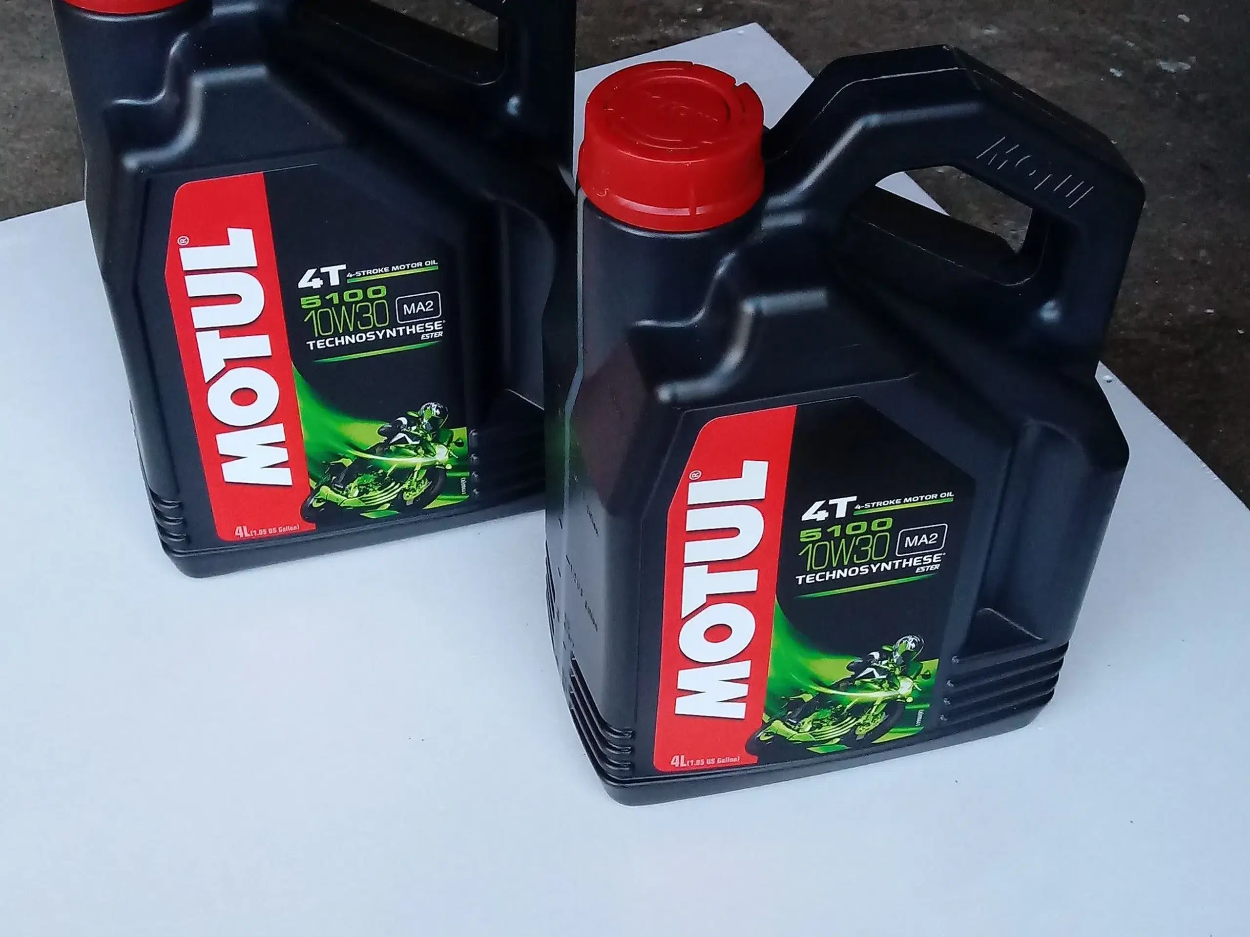 7 liter Motul 5100 10W-30 motorolie