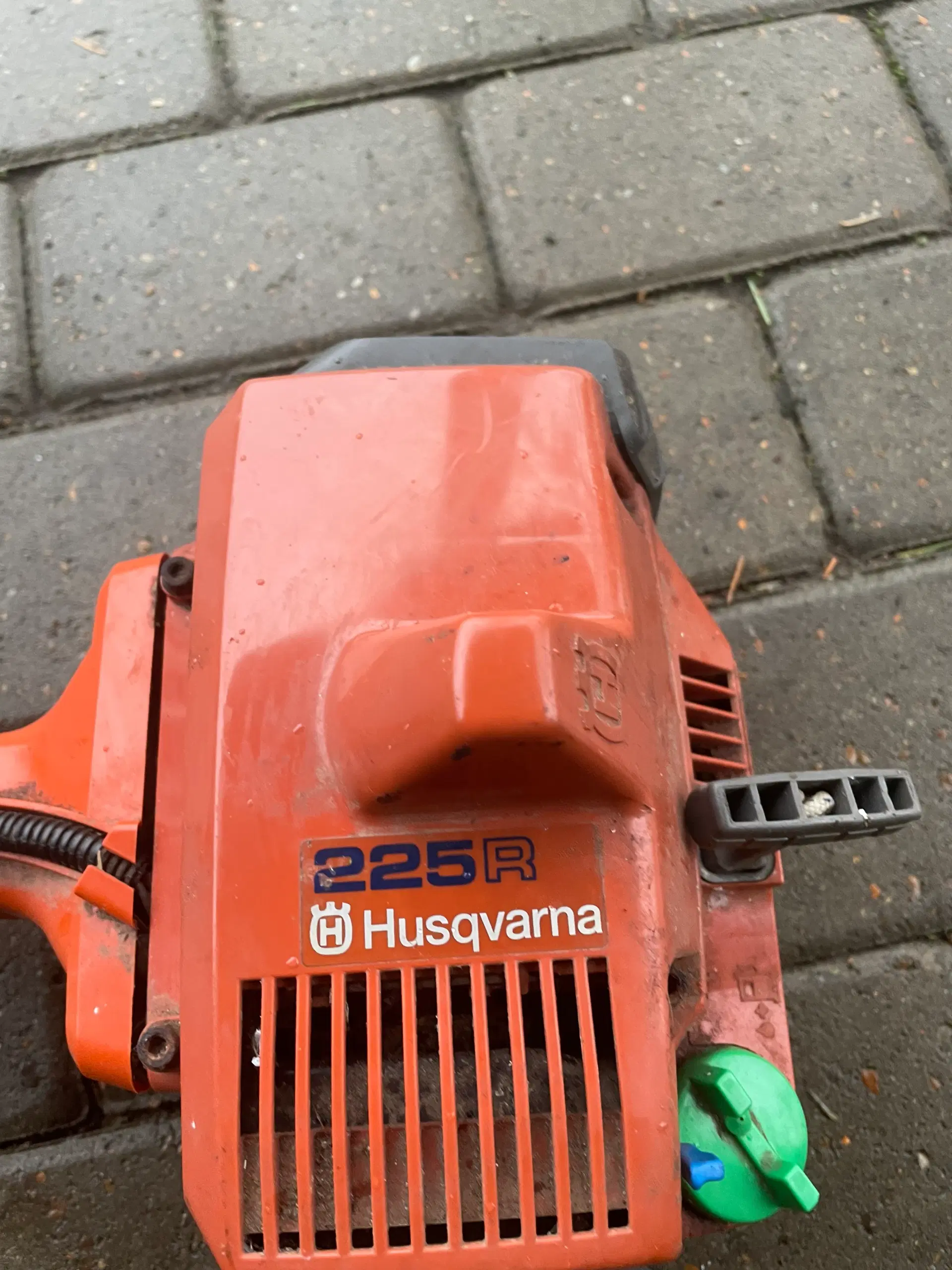 Husqvarna 225R