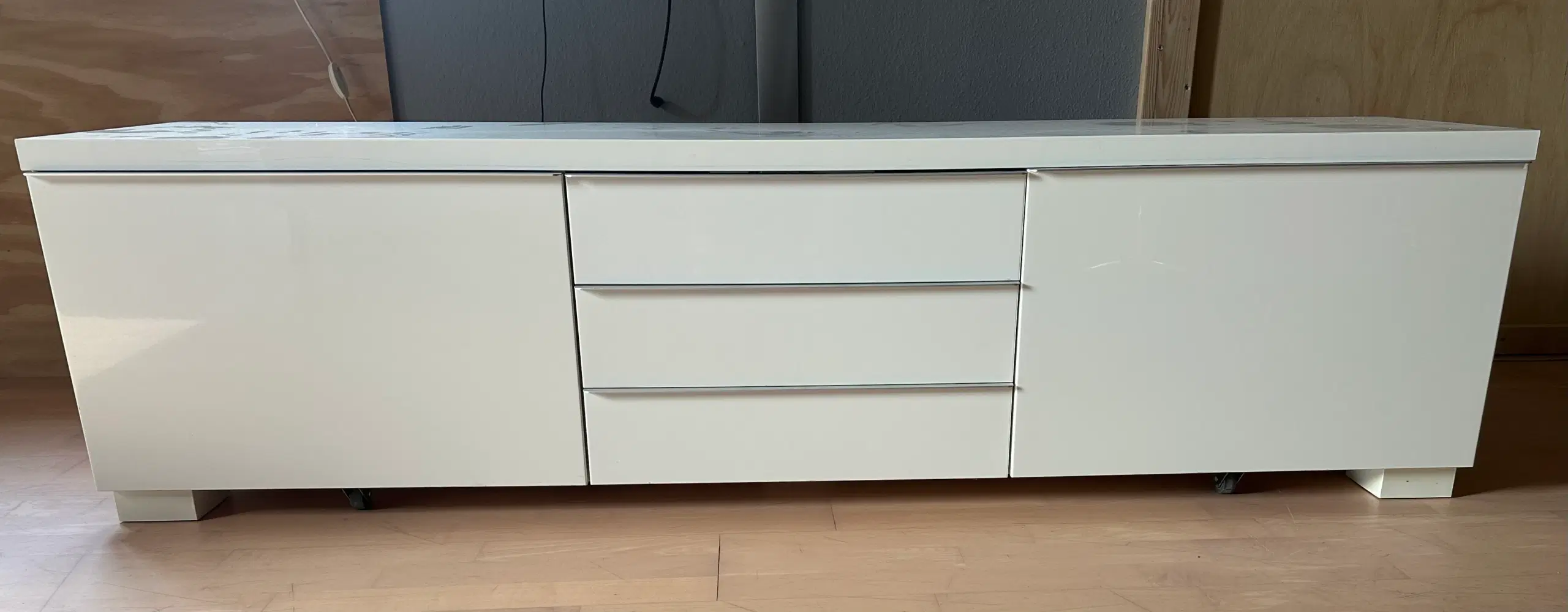 Ikea Bestå Burs TV bord