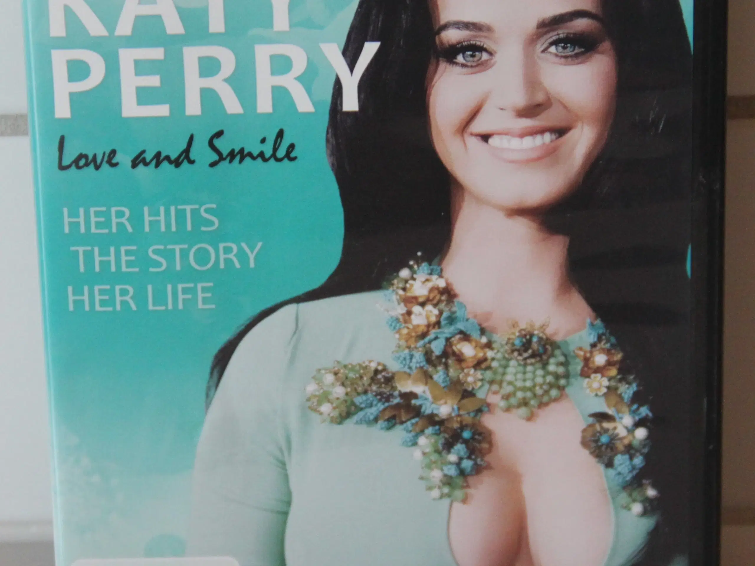 Katy Perry Musik DVD’er Sælges