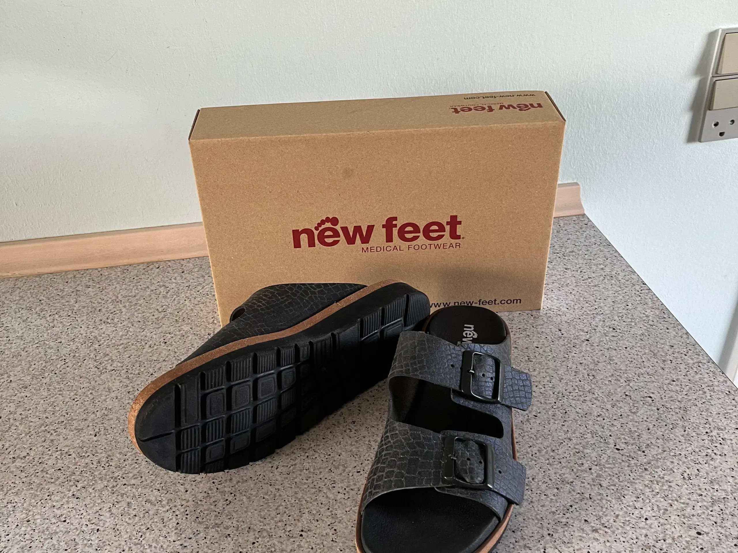 New Feet sandal