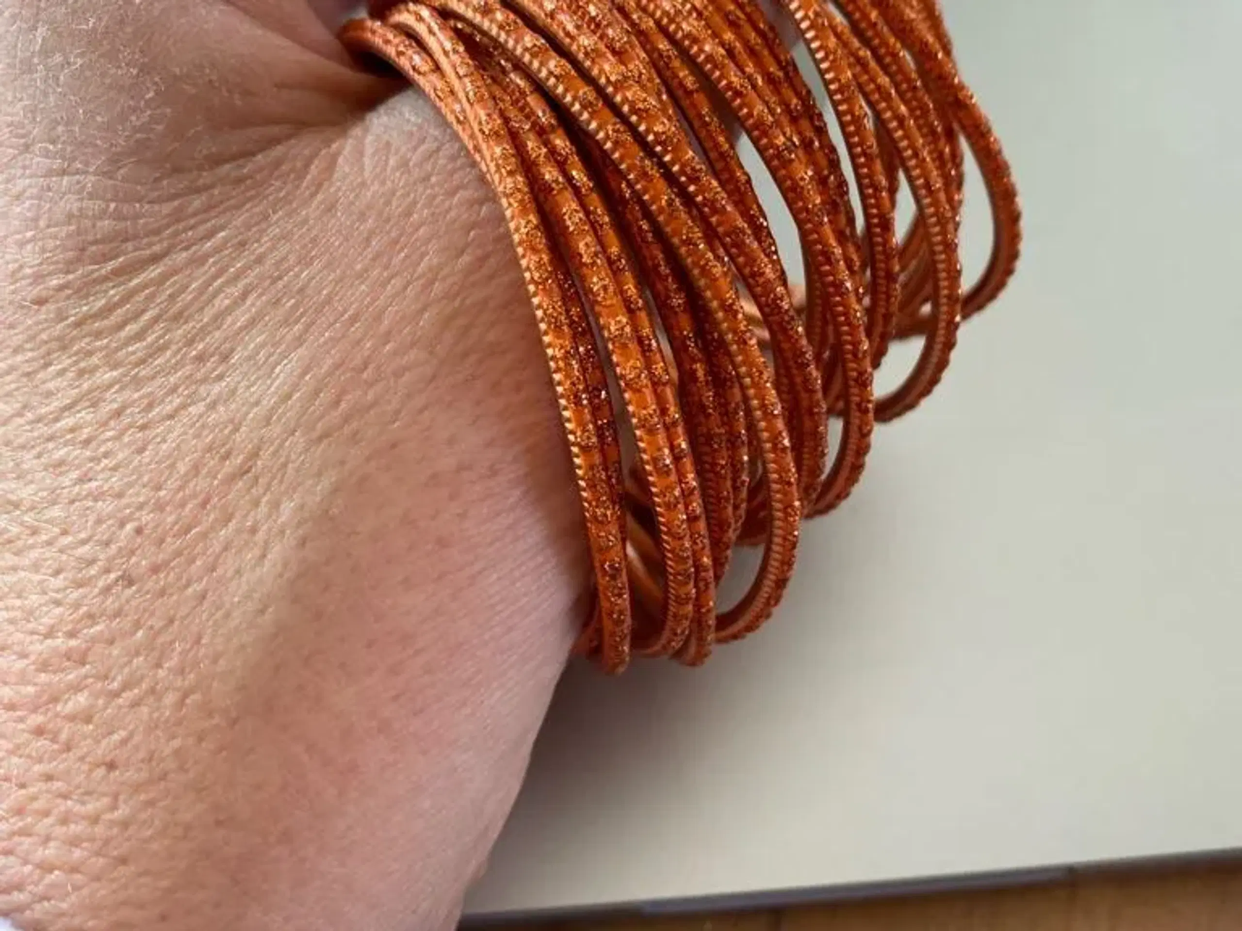 Smarte orange armbånd