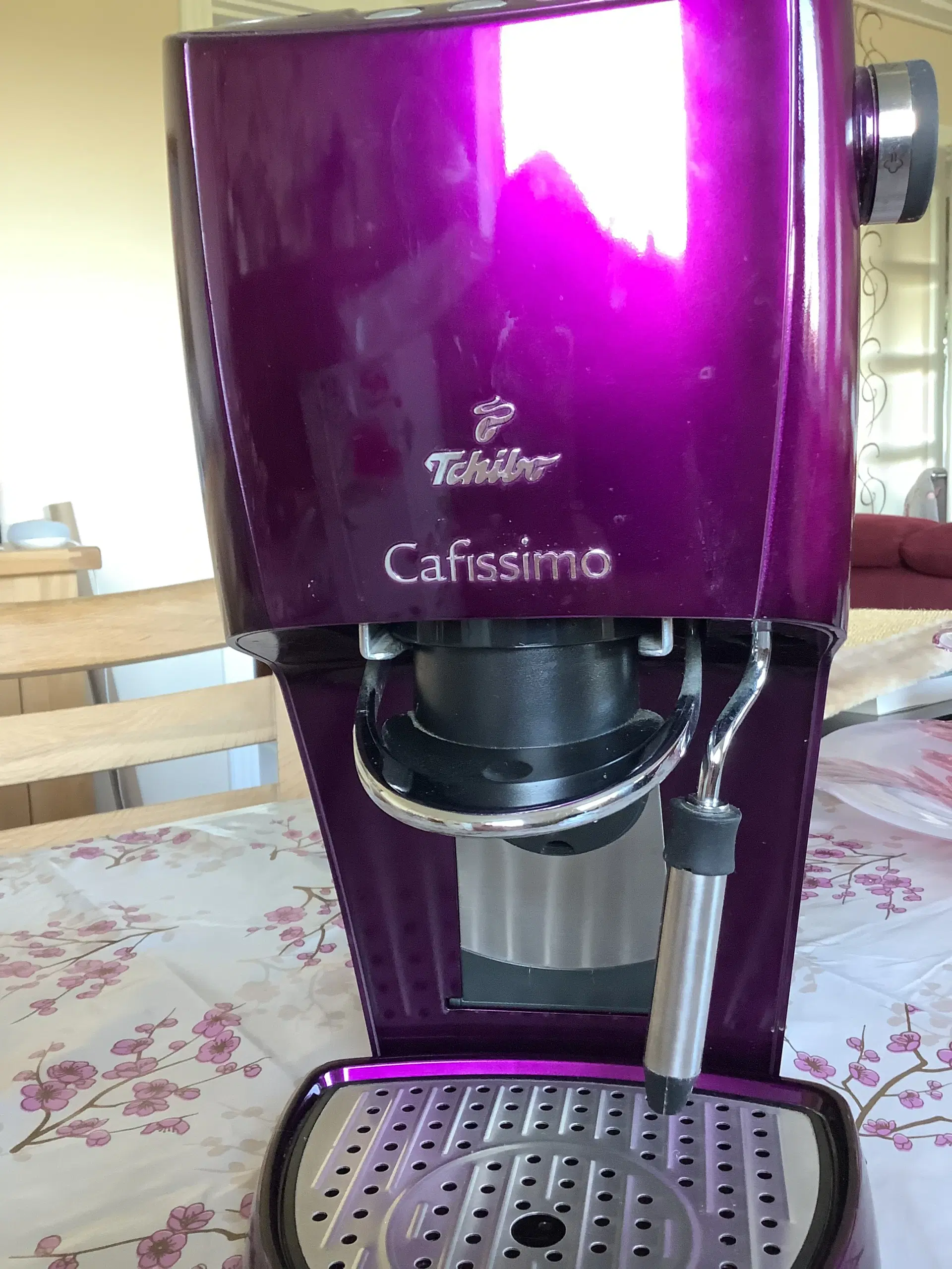 Tchibo Cafissimo Classic Aubergine + Beholder