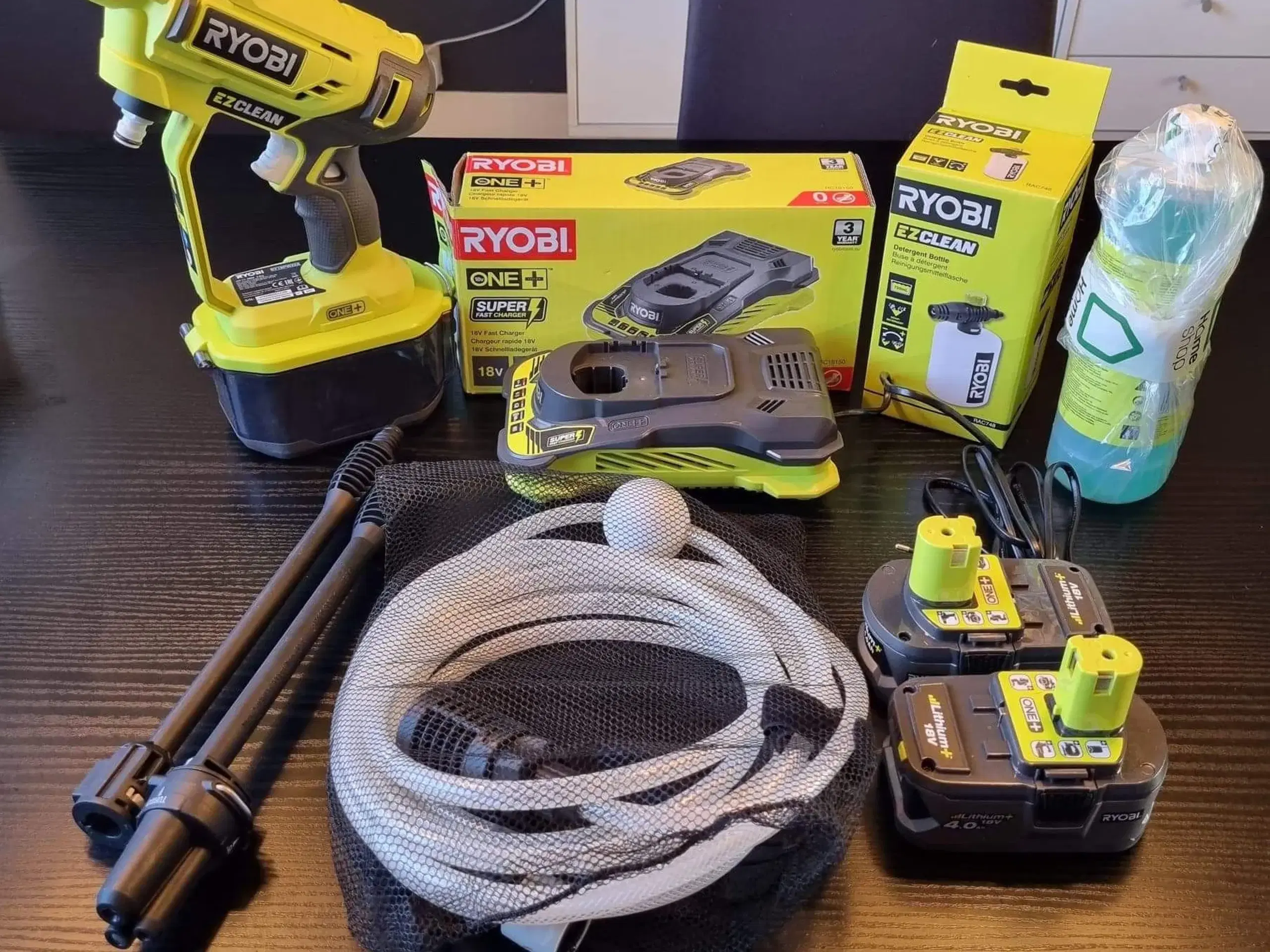 Ryobi EZ Clean - sæt med batterier