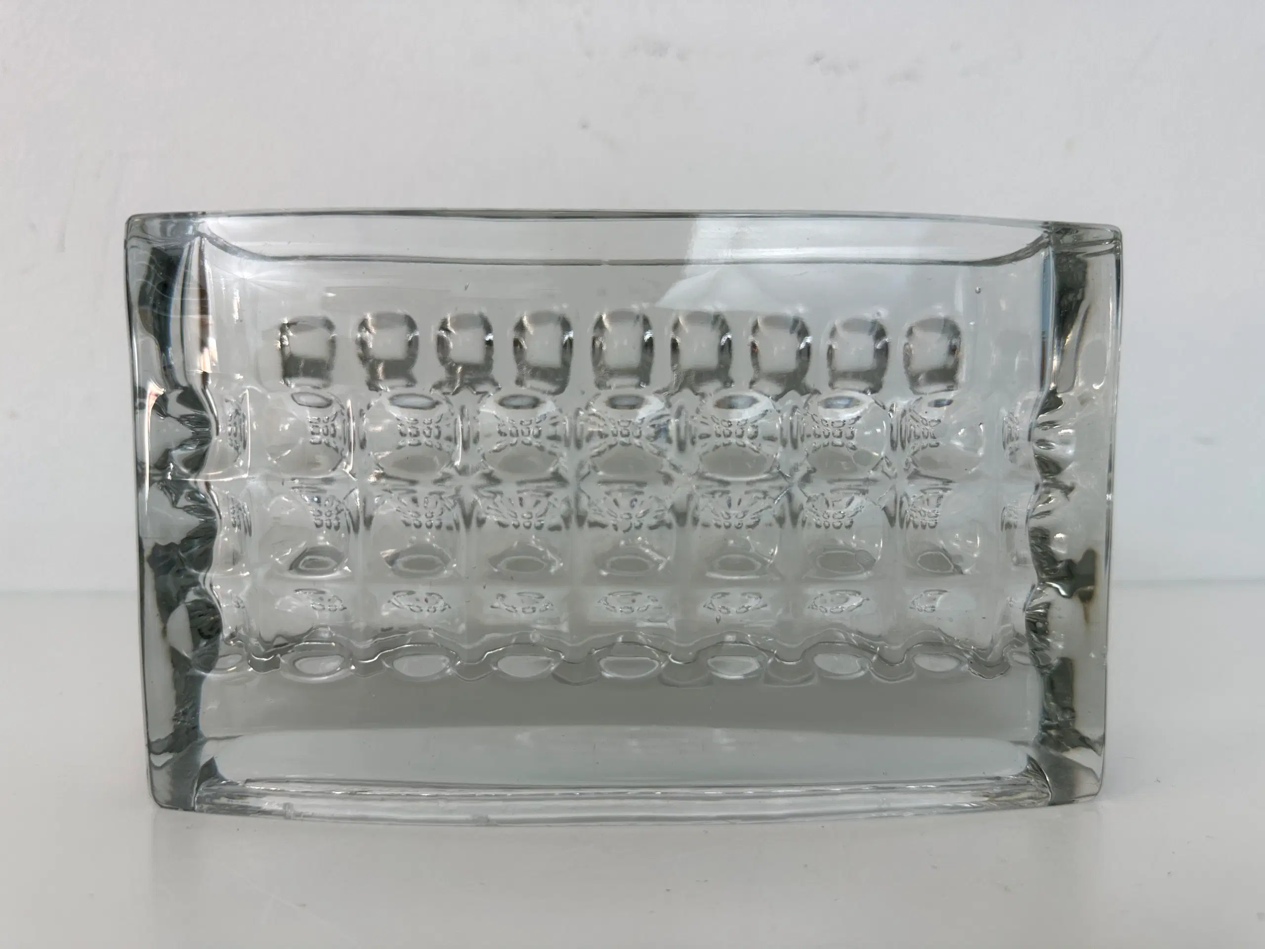 Vintage vase / holder i klart massiv glas