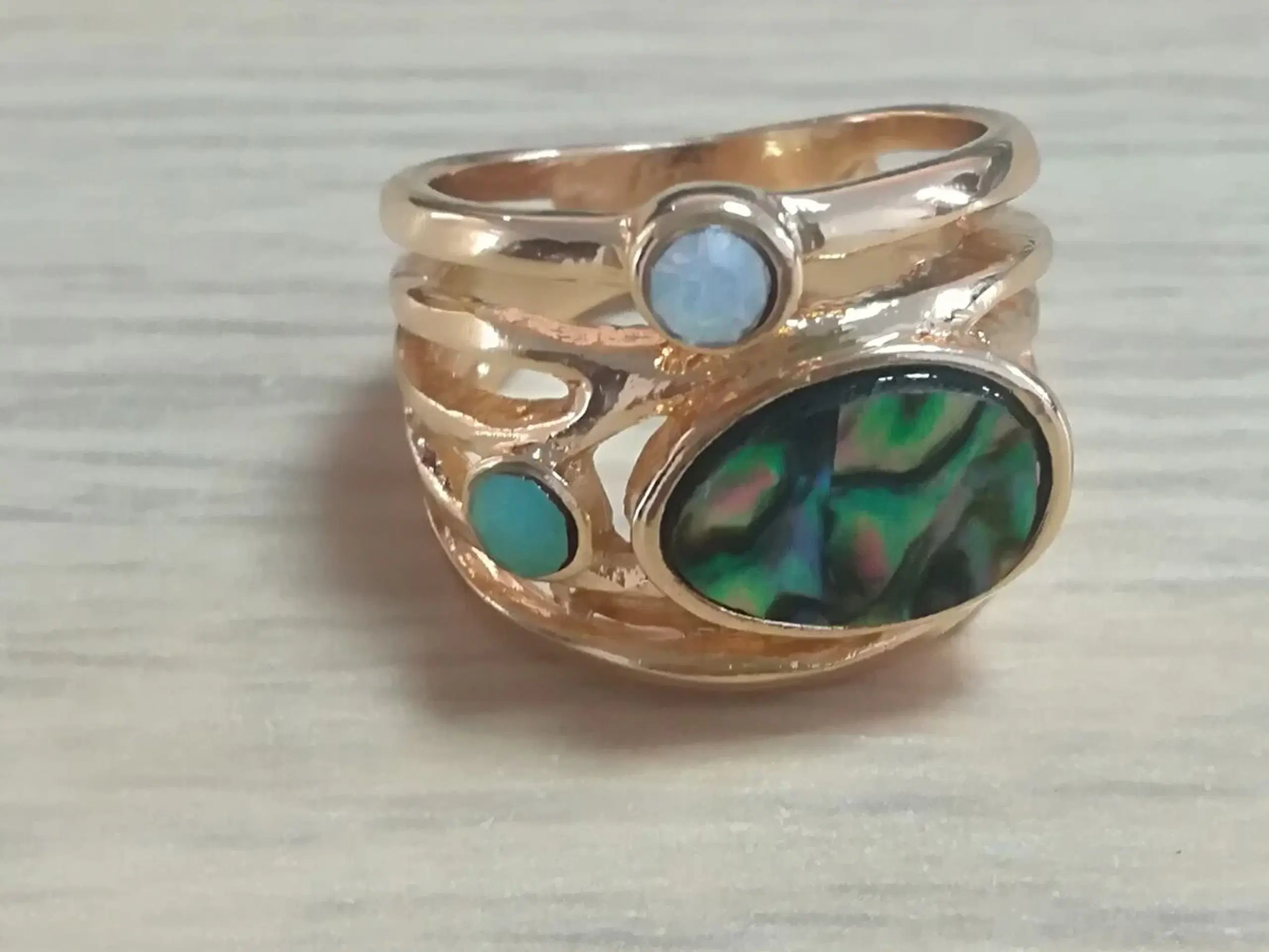 White and Fire (ild) Opal-og Moon stone Ring