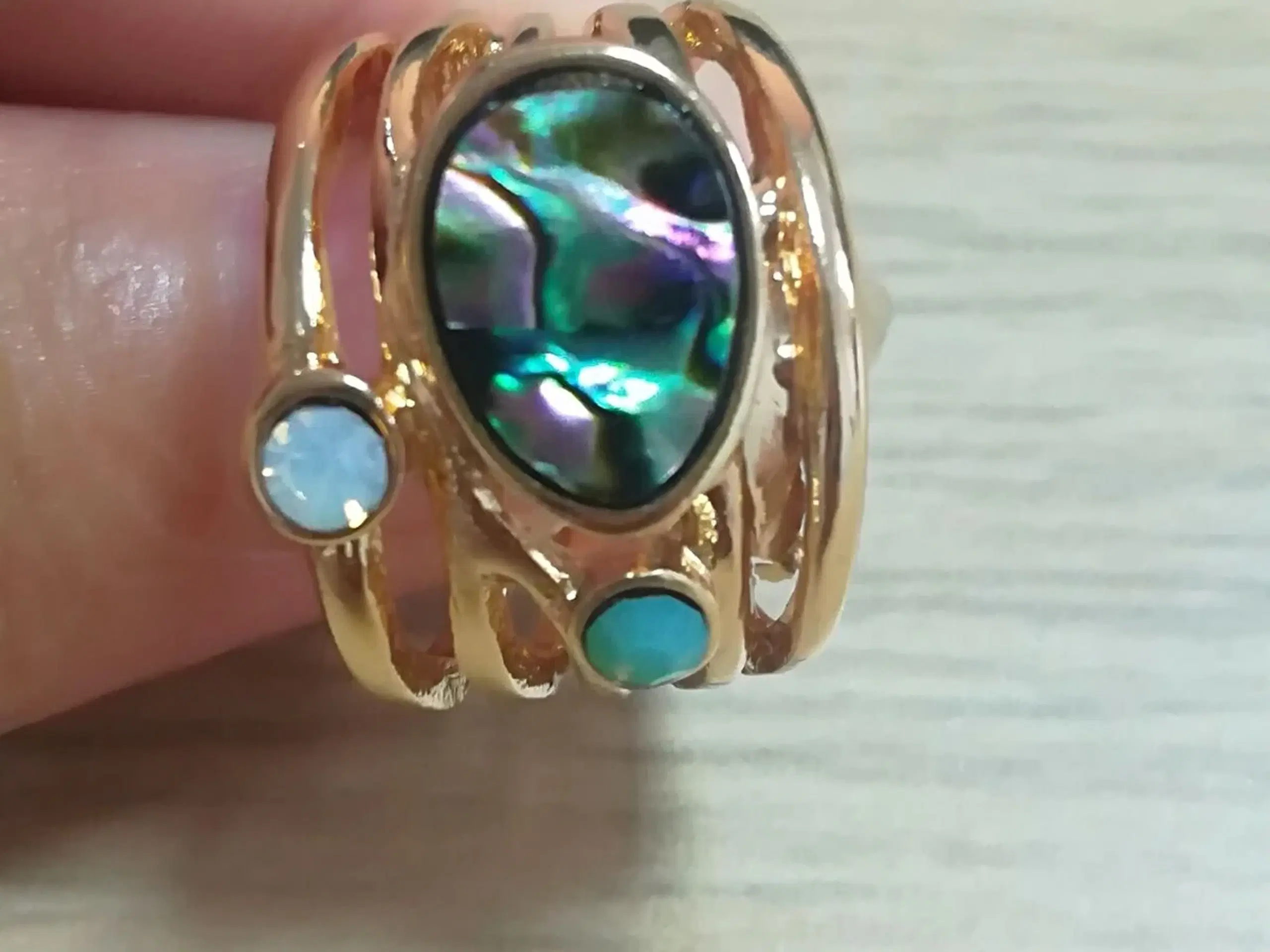 White and Fire (ild) Opal-og Moon stone Ring