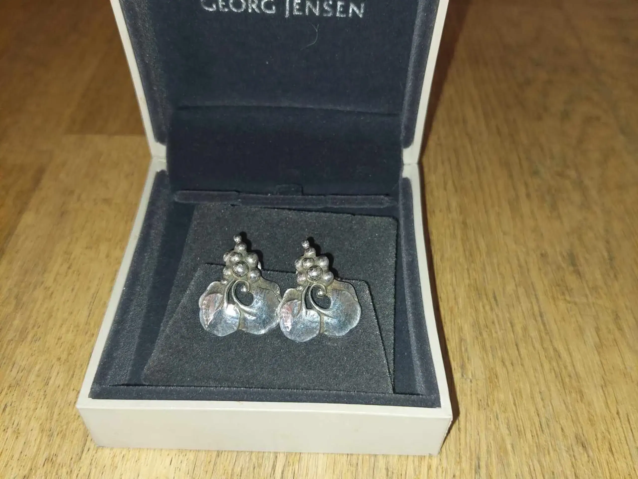 Georg Jensen Grapes øreclips 2300kr Kan afhentes