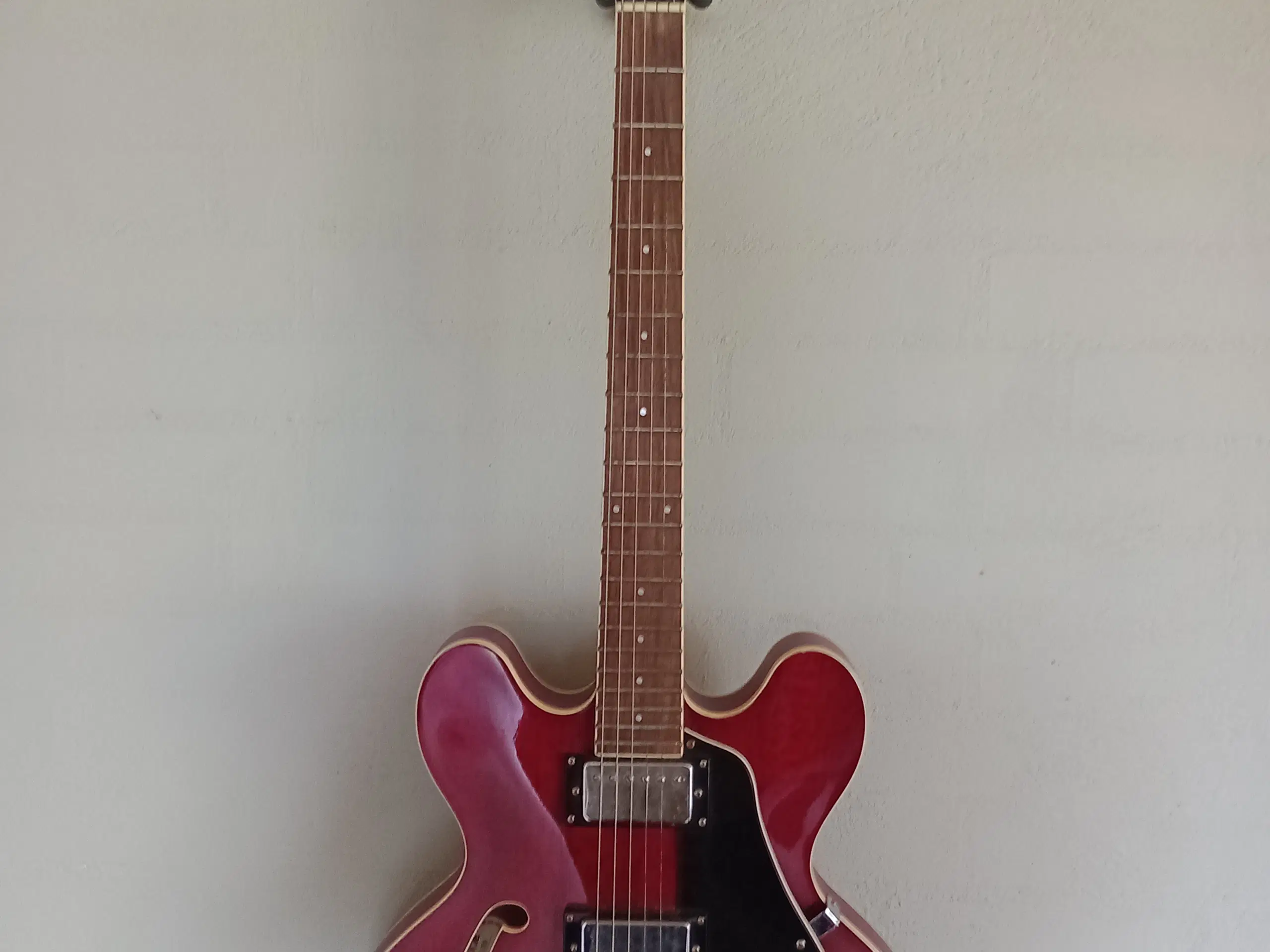 Samick semi-hollow guitar