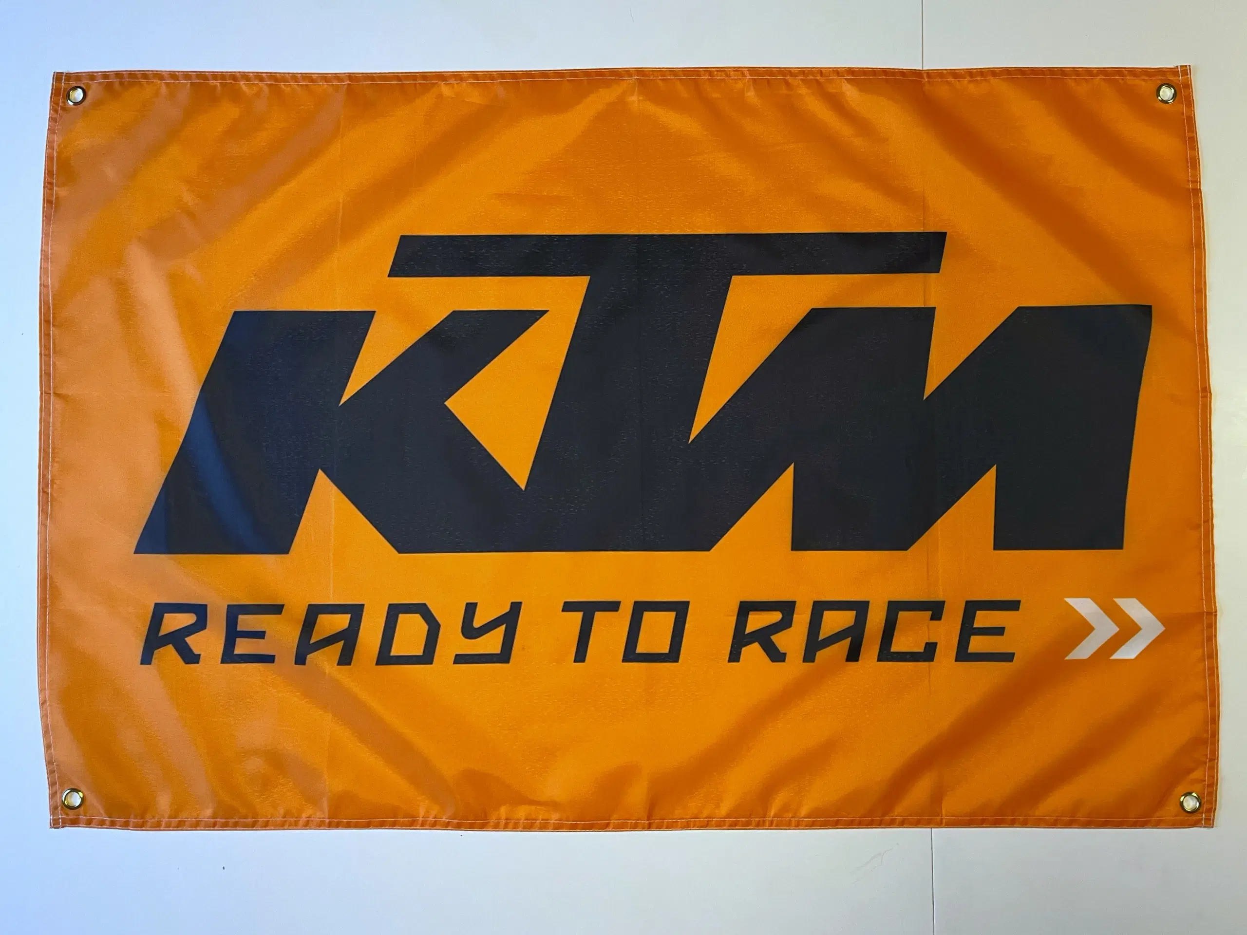 Flag med KTM logo