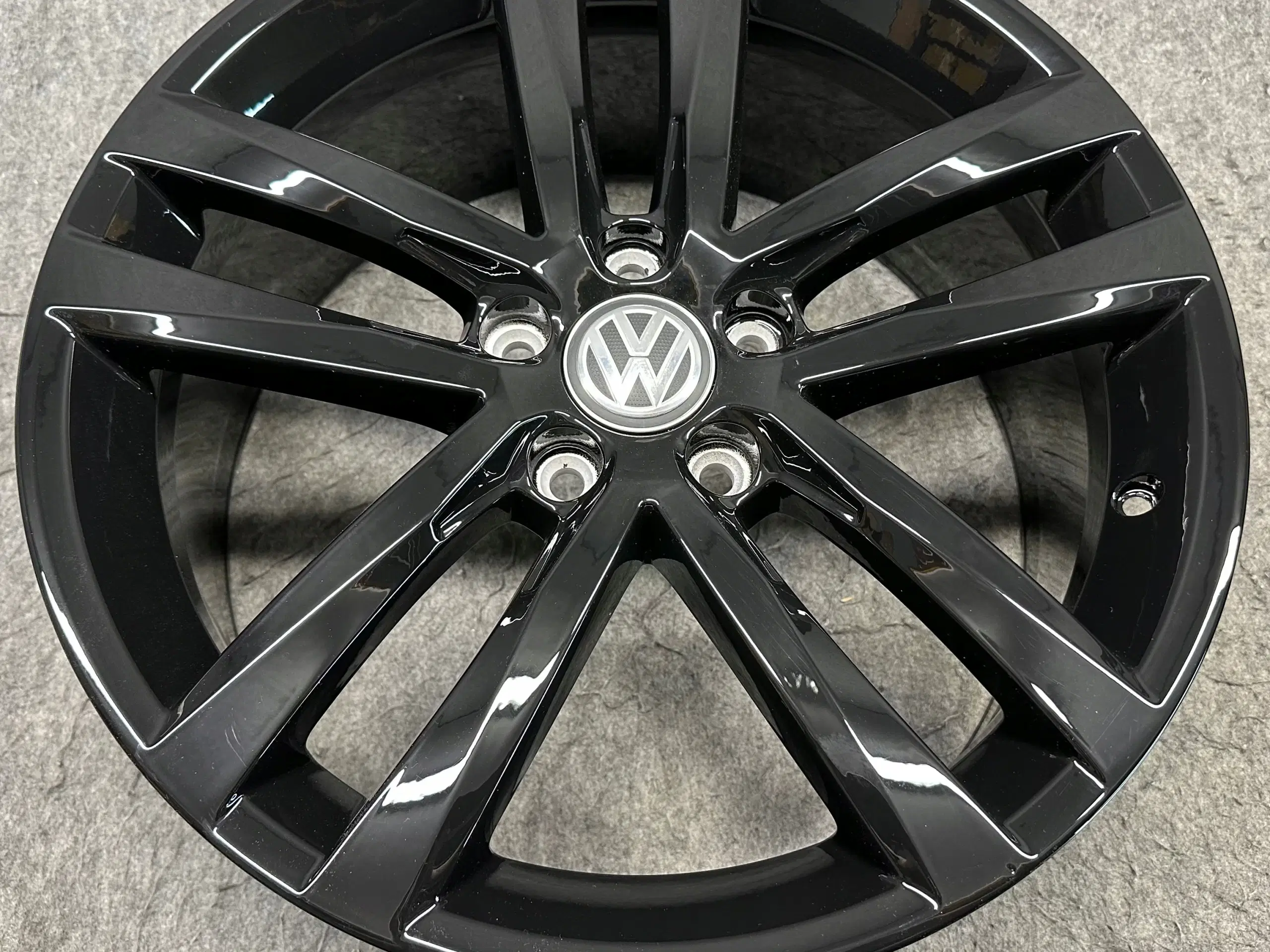 VW PASSAT B7 B8 CC 561 SALVADOR 80" x 19" 5x112