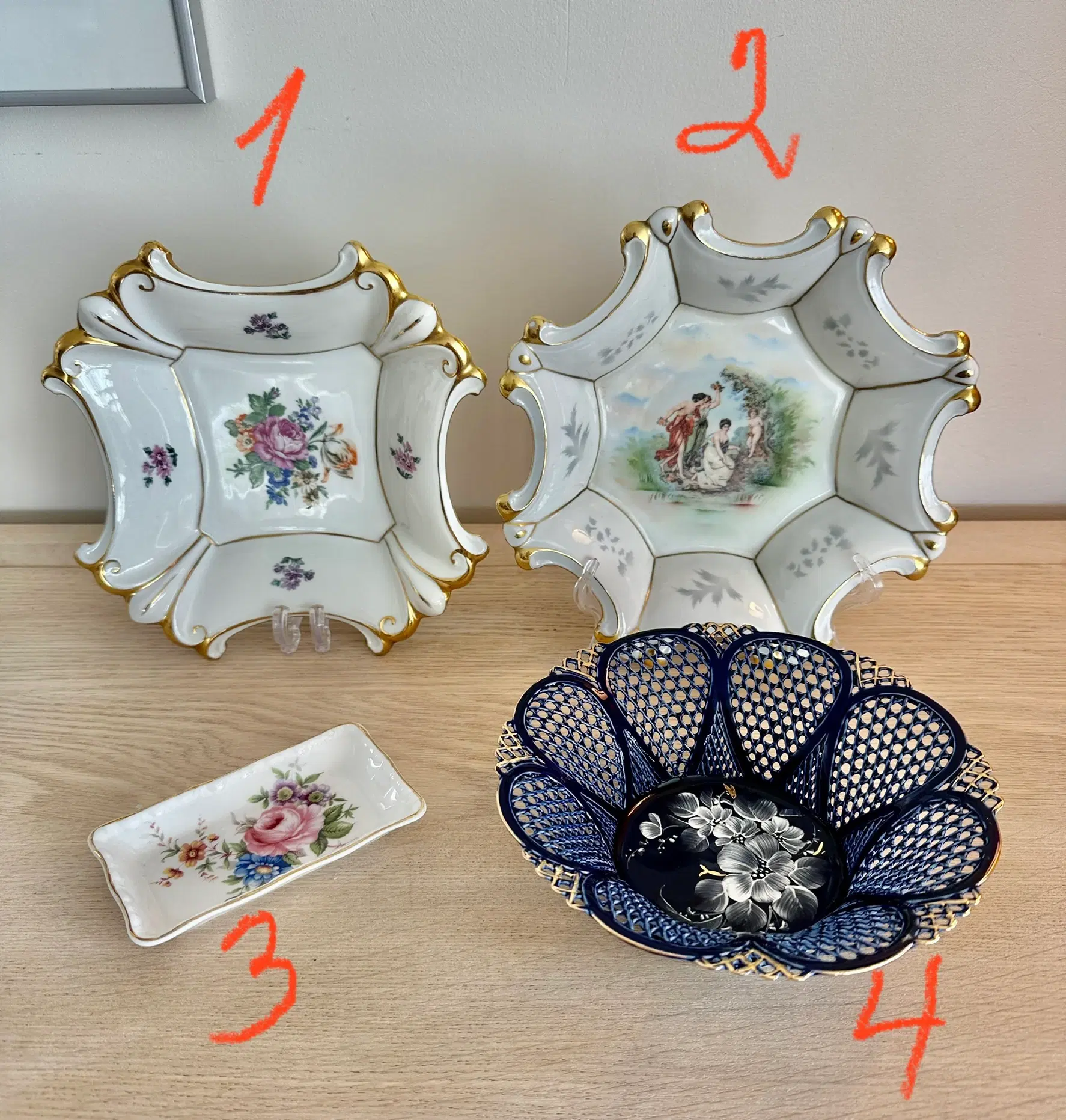 Vintage/antikke genstande af porcelæn sælges