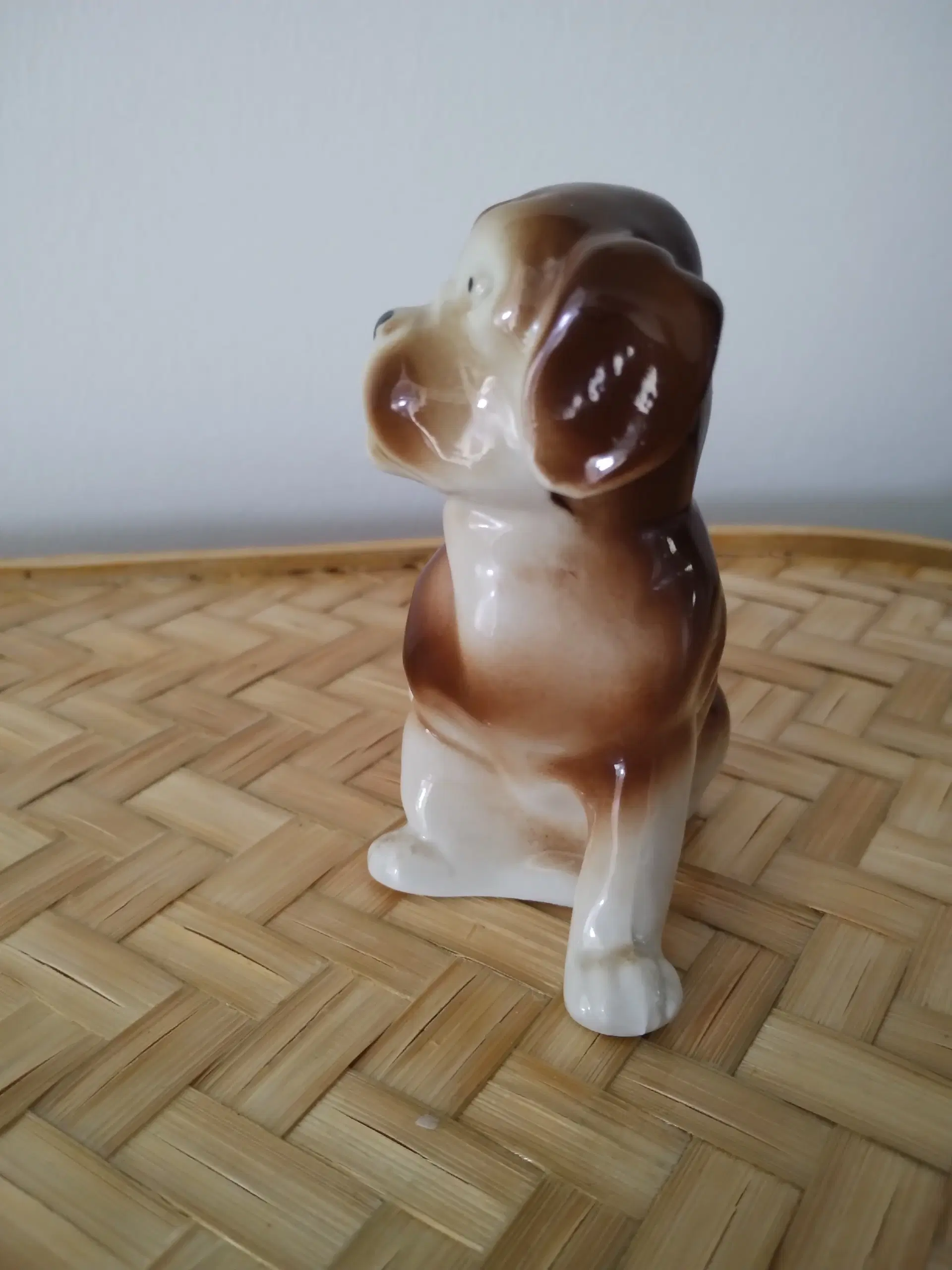 Lille fin porcelænshund