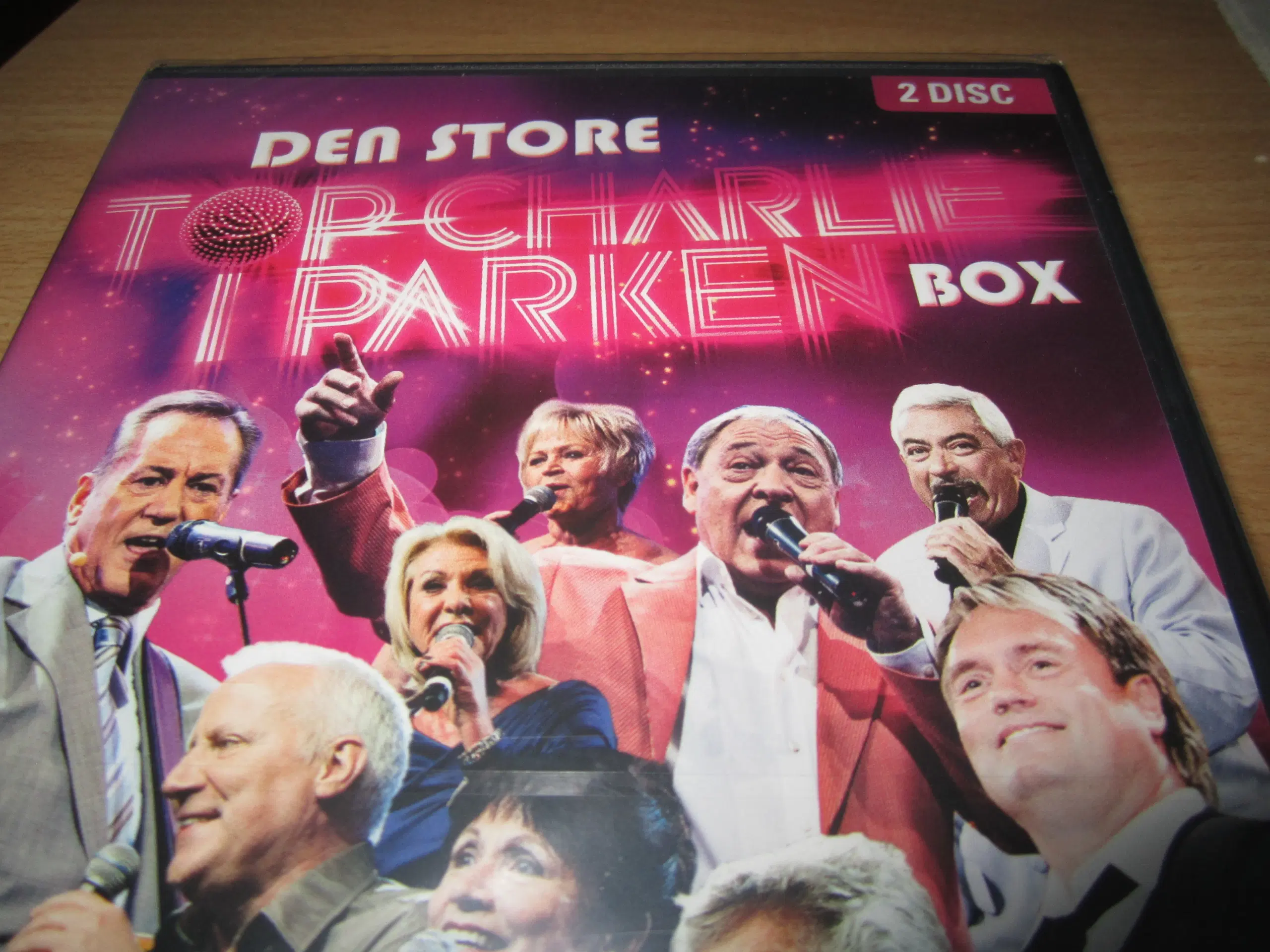 Den Store TOP CHARLIE I PARKEN Box