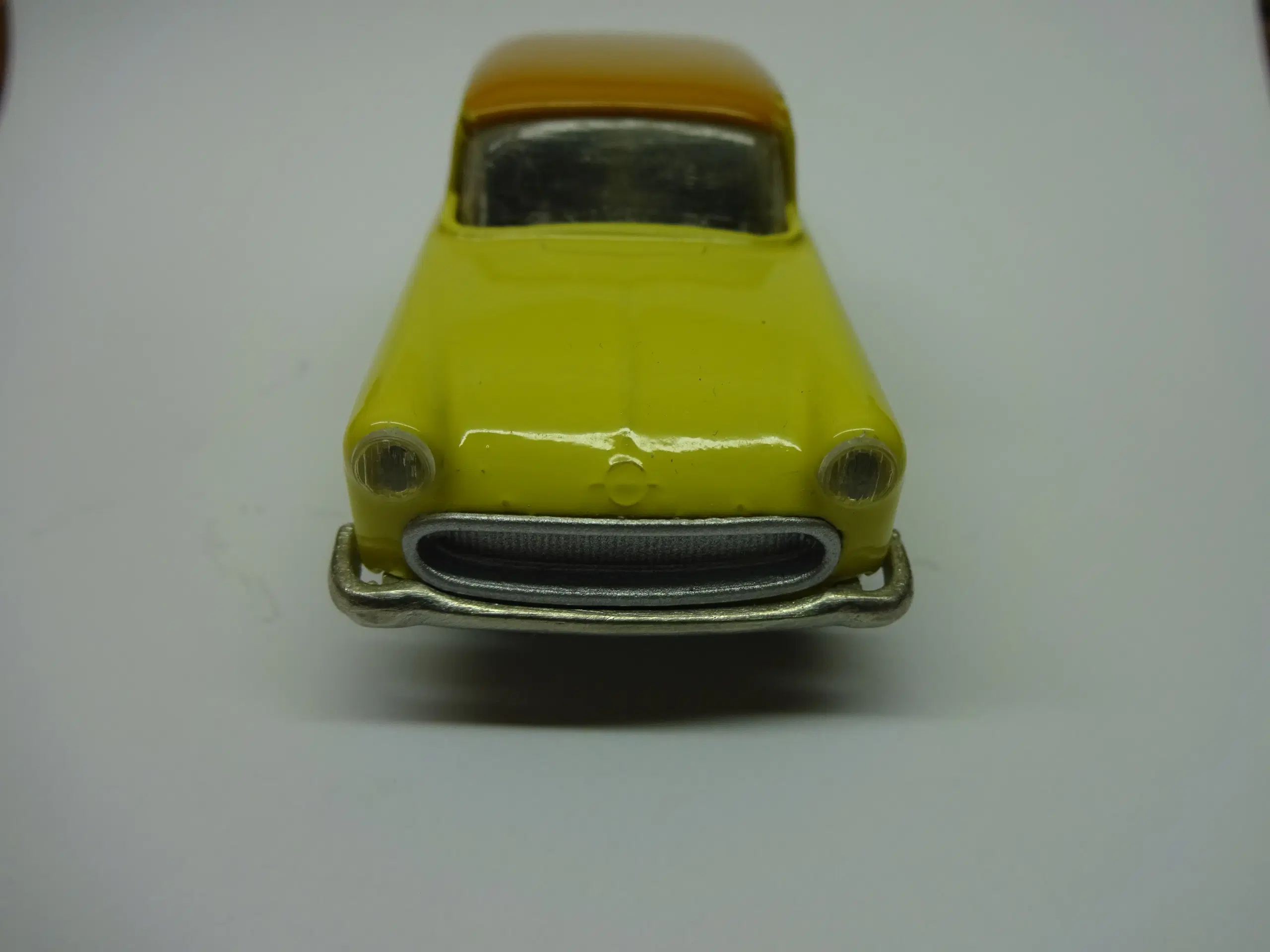 Opel Record ( Tekno )