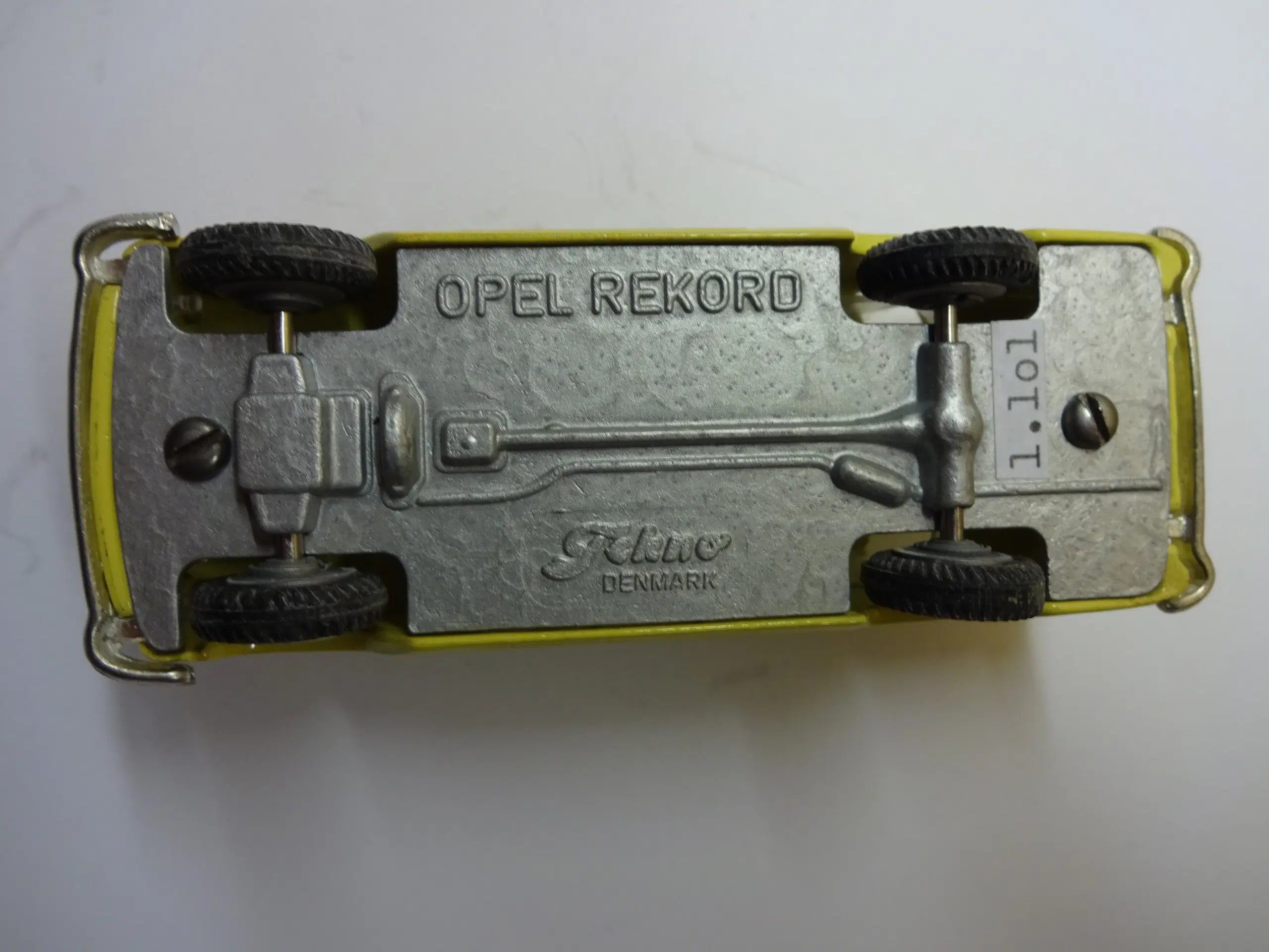 Opel Record ( Tekno )