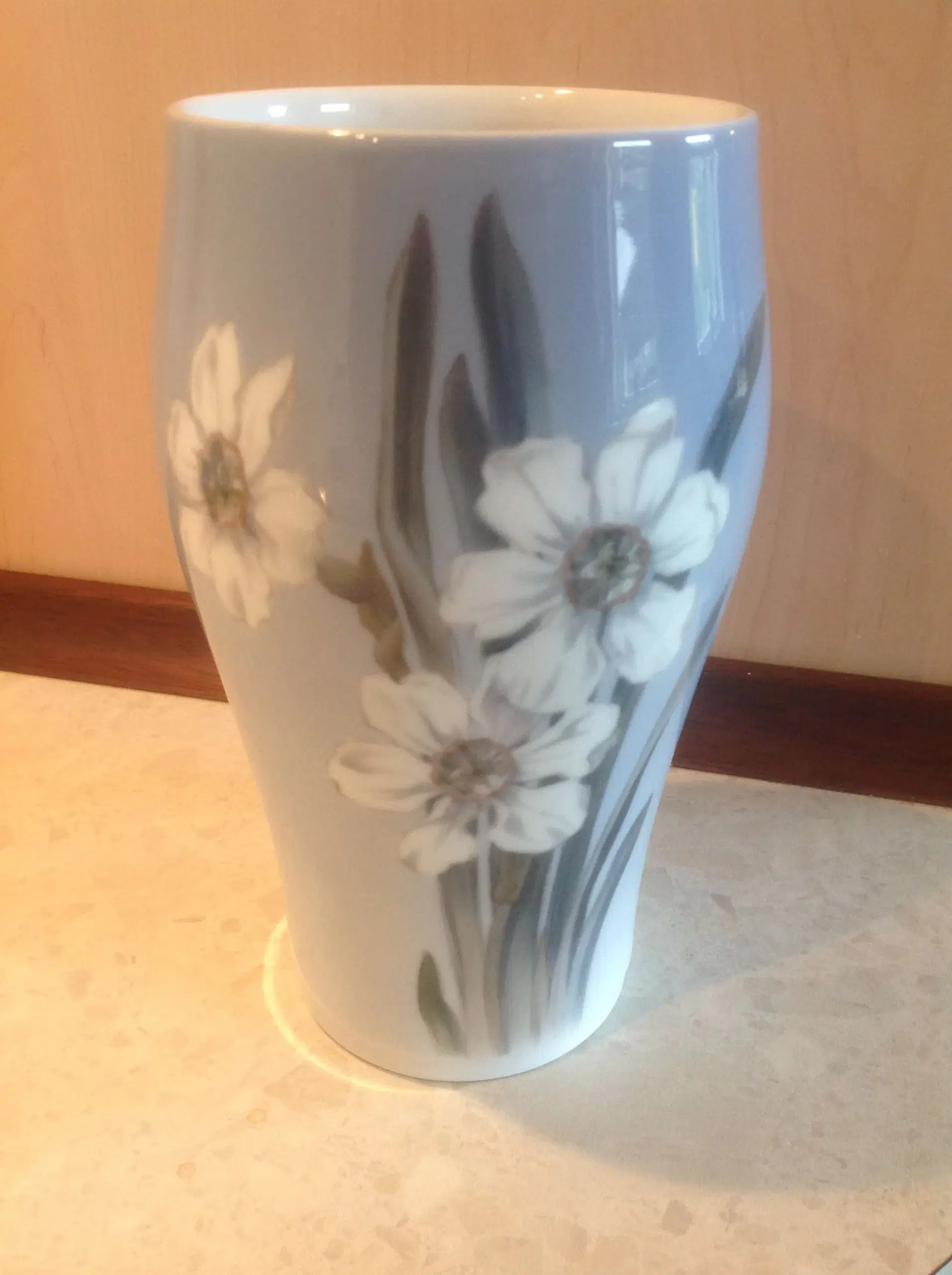 Royal Copenhagen vase med pinseliljer