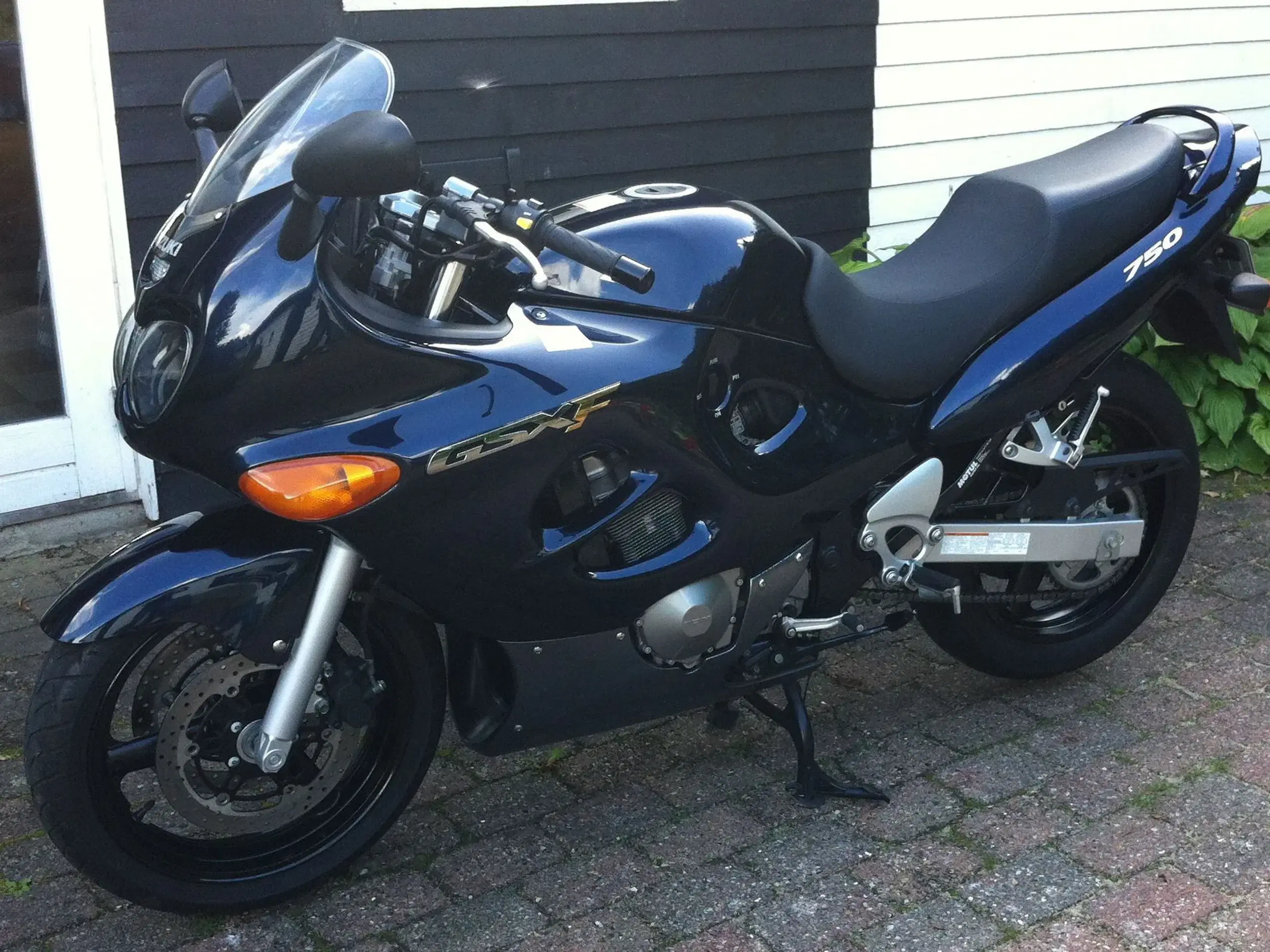 Suzuki GSX 750 F