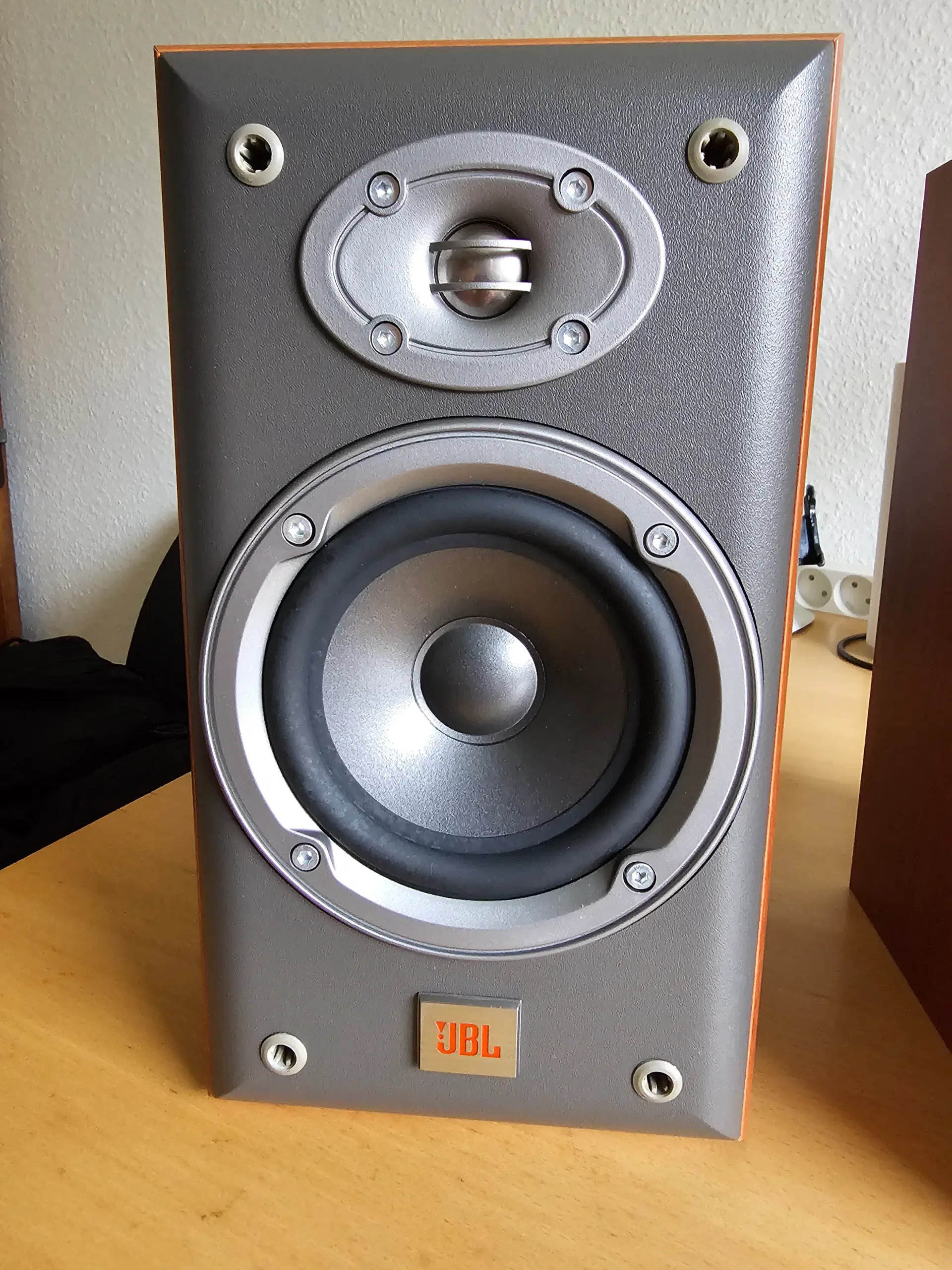 Højttalere JBL E20