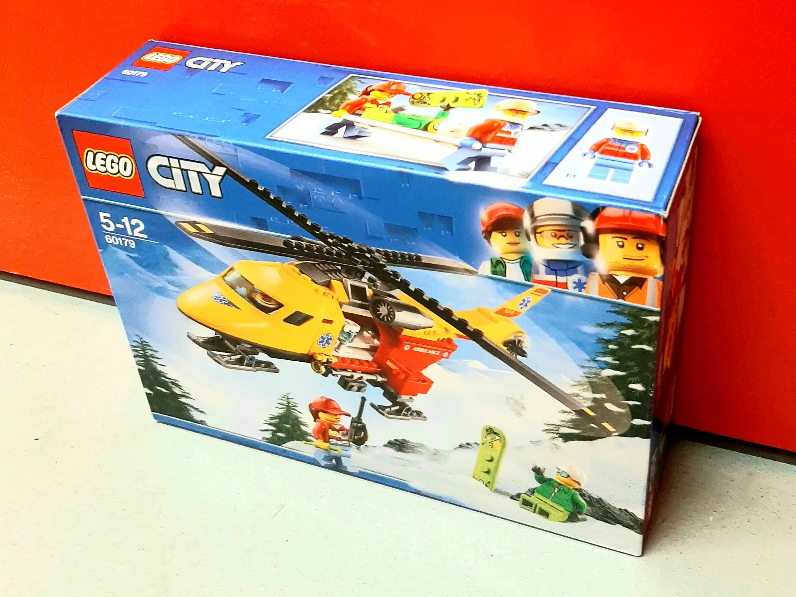 LEGO 60179 Ambulancehelikopter