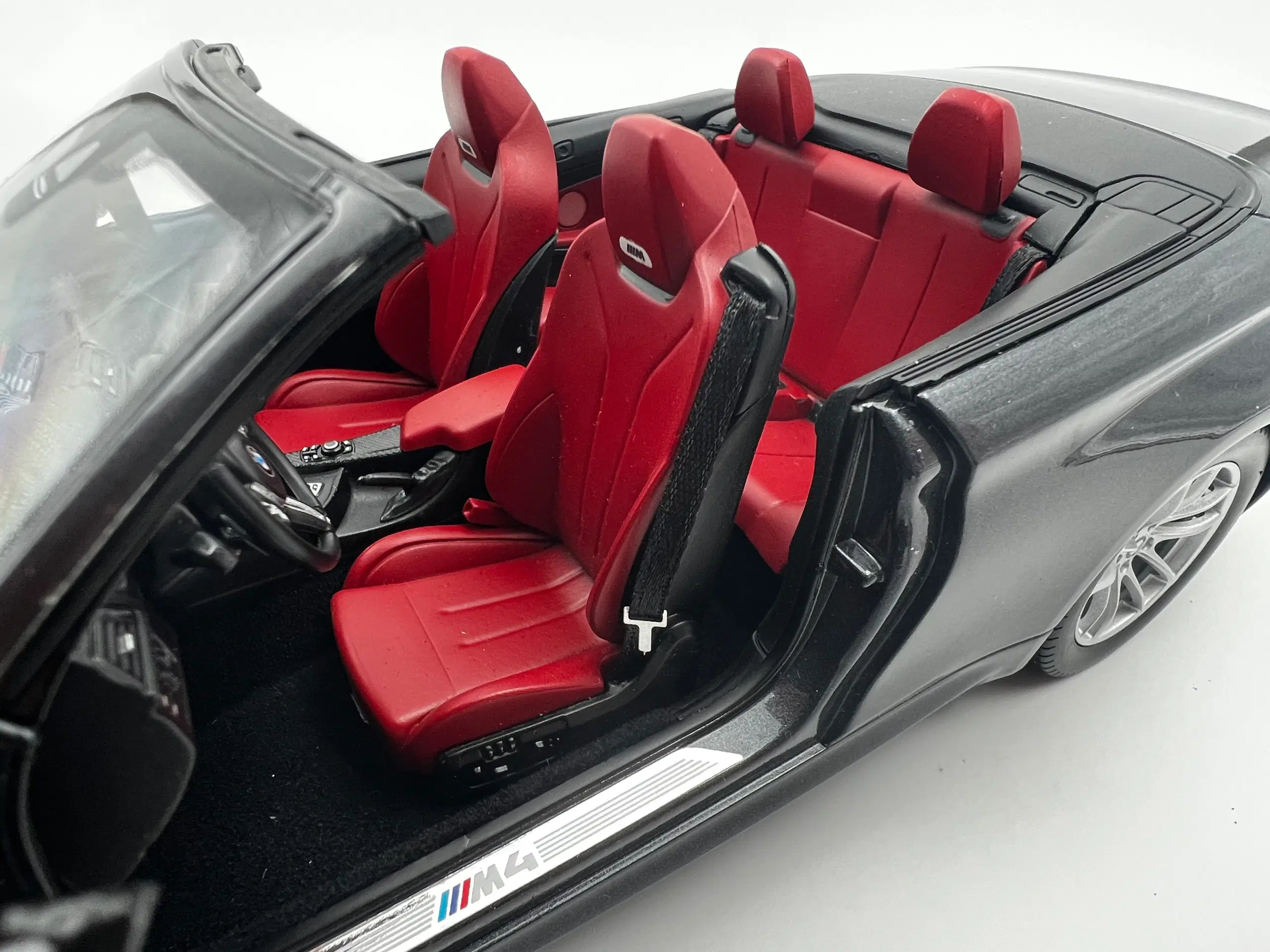 2015 BMW M4 Cabriolet 1:18