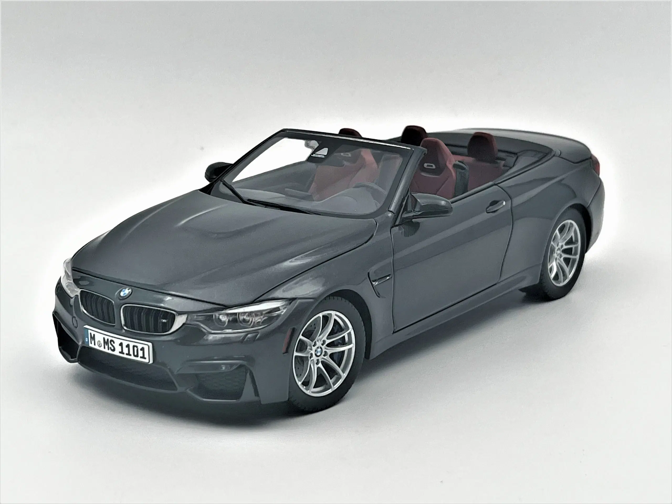 2015 BMW M4 Cabriolet 1:18