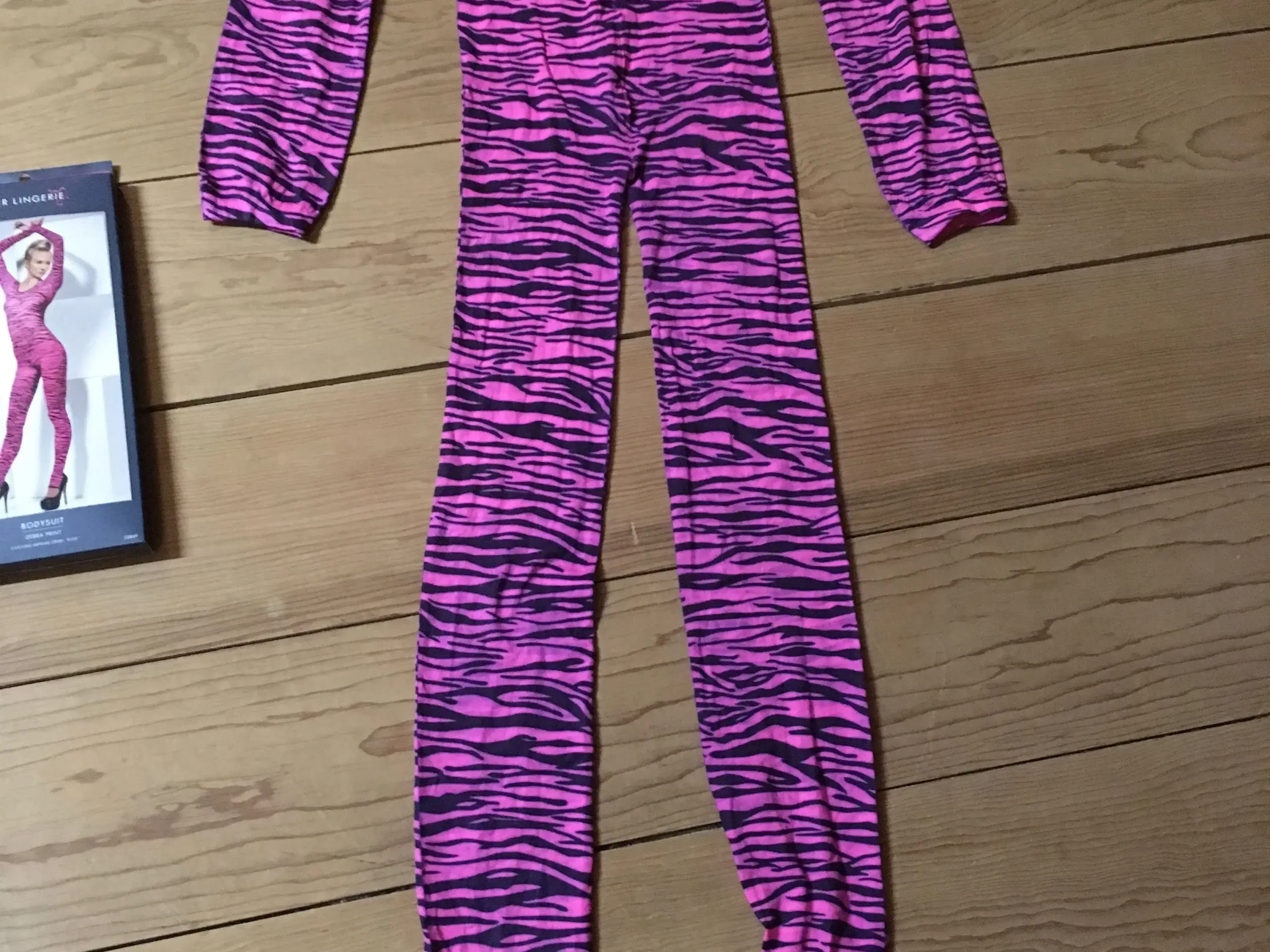 80 kostume - zebra outfit str S / 38 inkl fragt