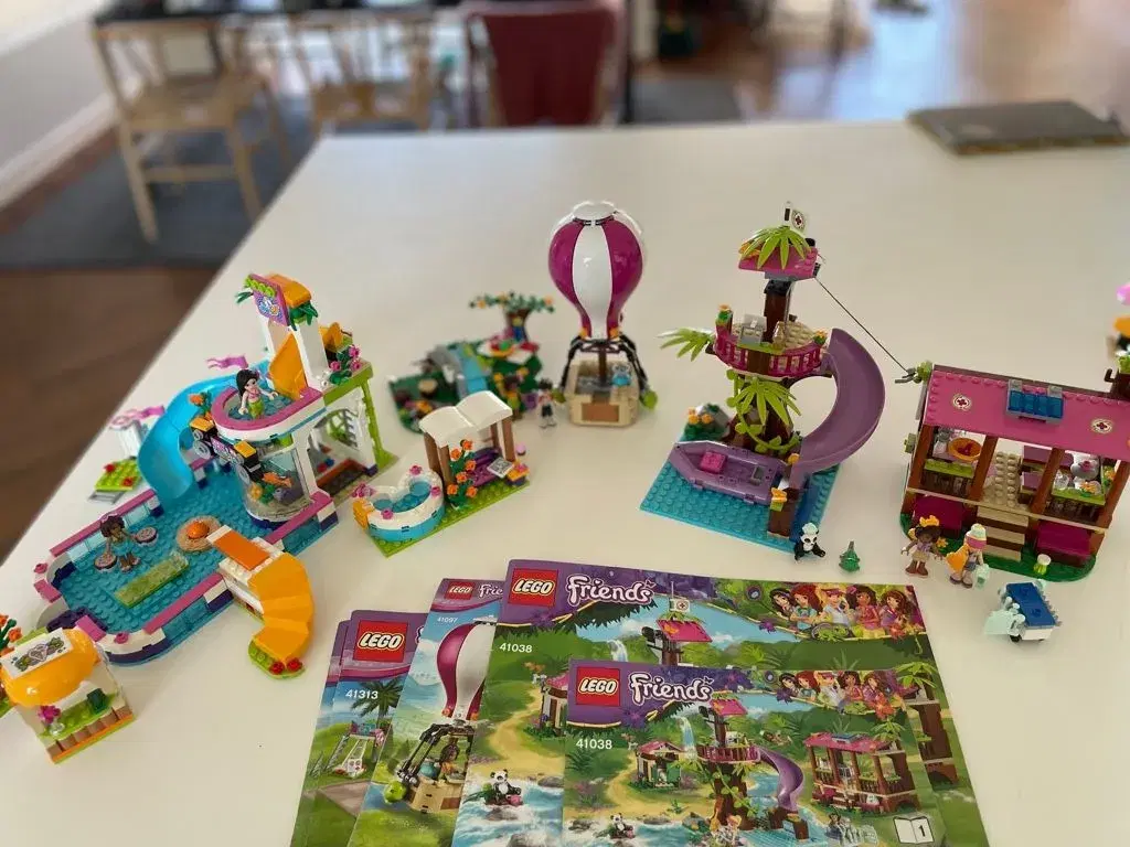 Lego Friends og Lego Elves