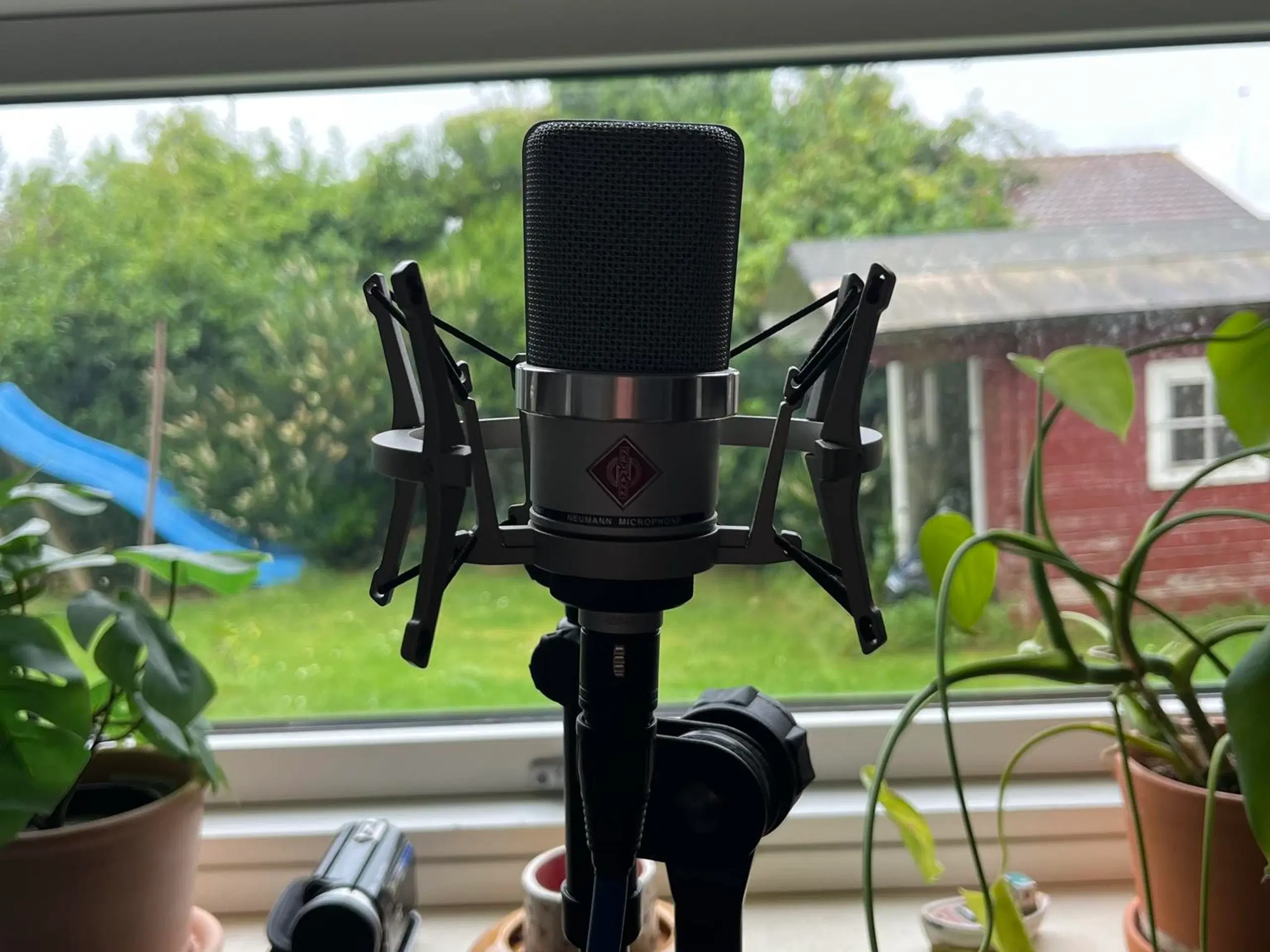 Studie Mikrofon Neumann Tlm102