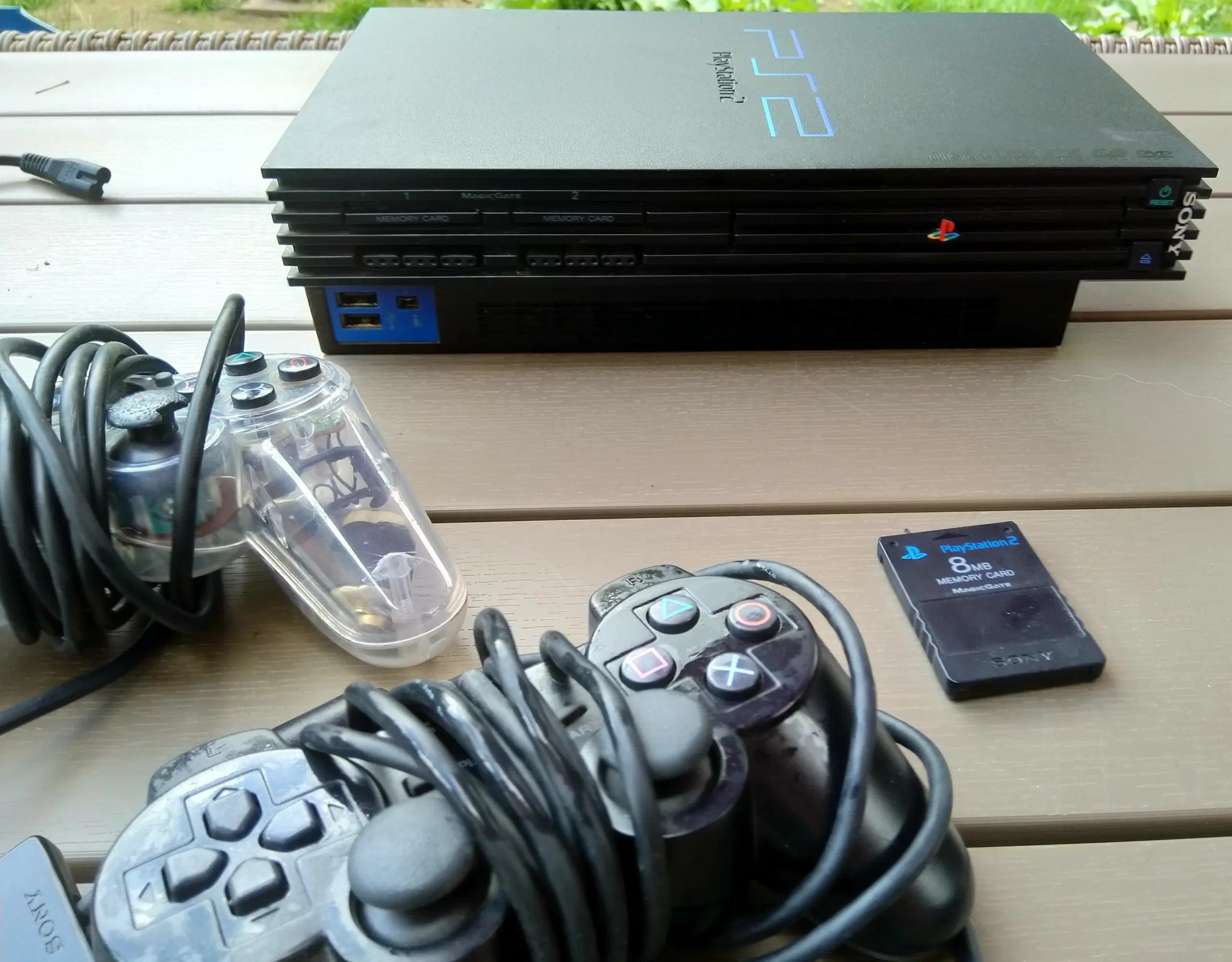 Playstation 2 med tilbehør