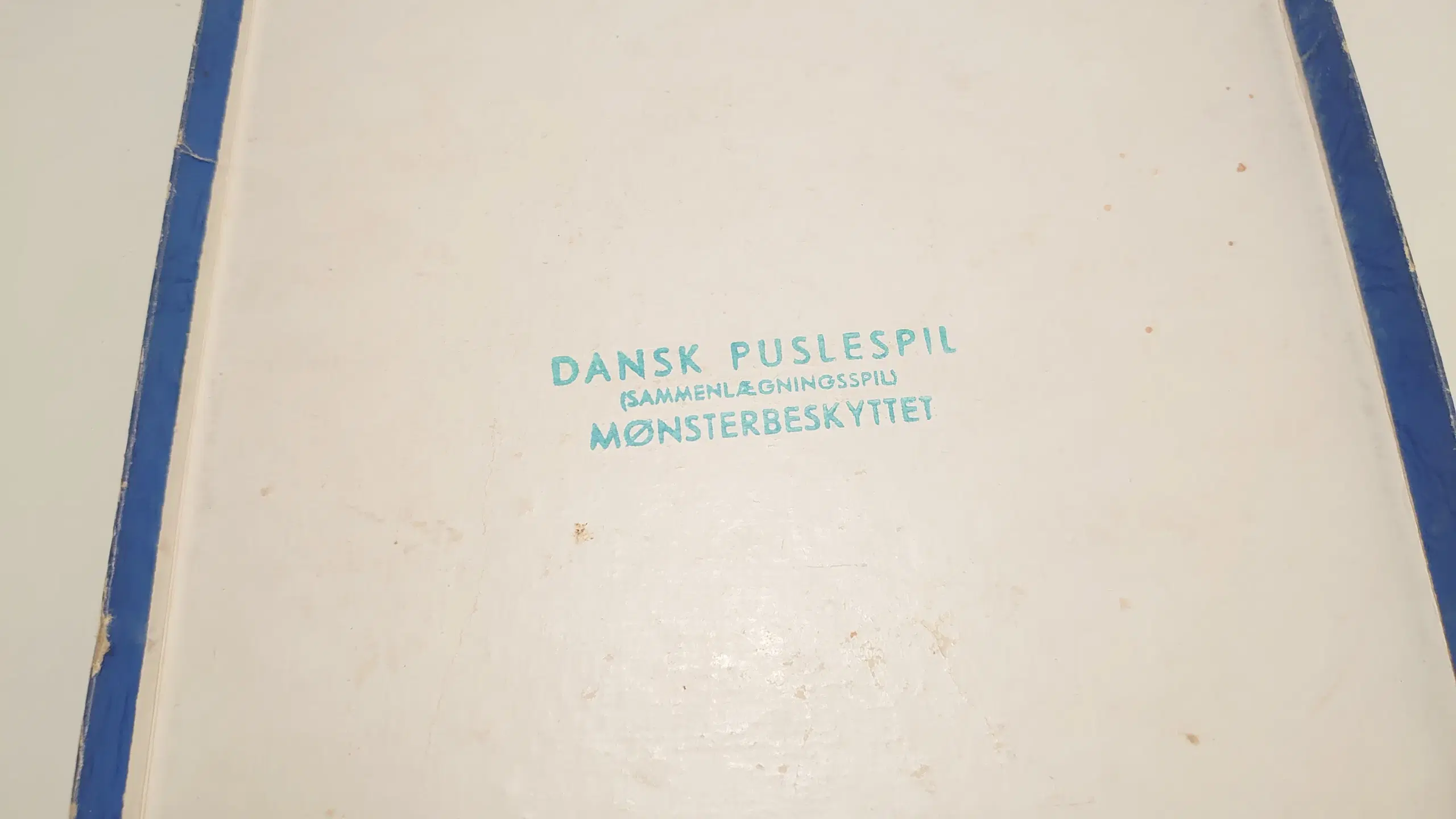 Gammelt træpuslespil fra "Dansk Puslespil"