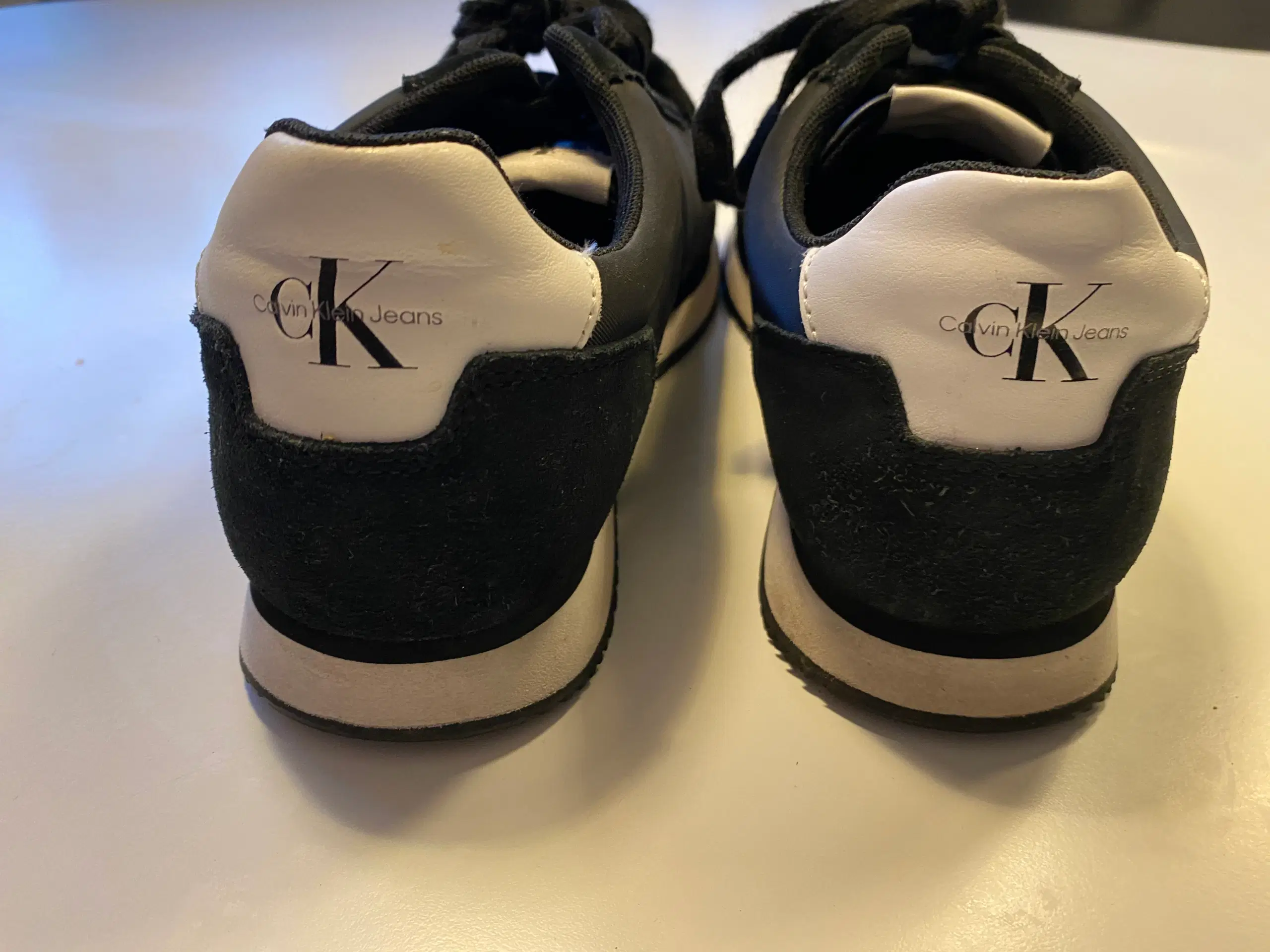 Calvin Klein sneakers str 39