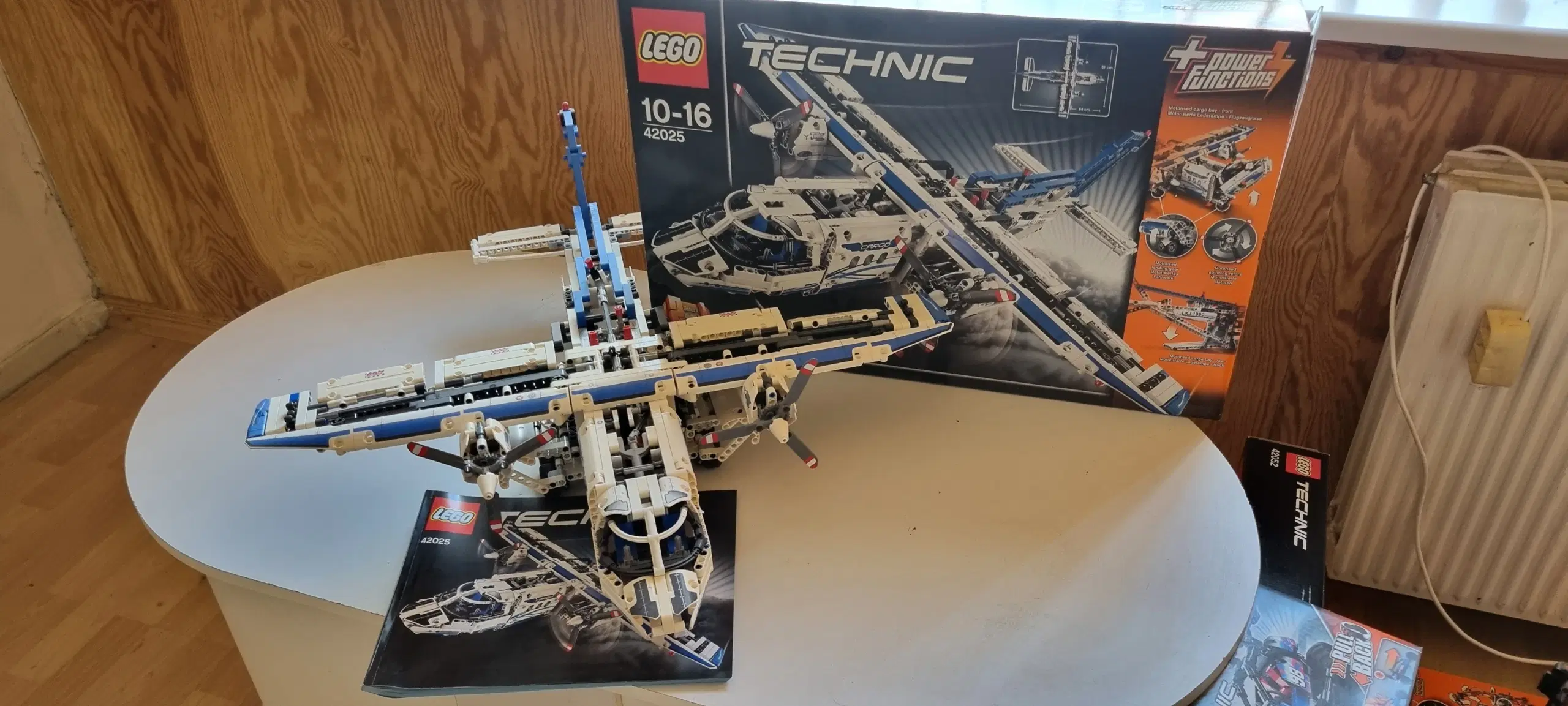 Lego Technic Fragtfly 42025