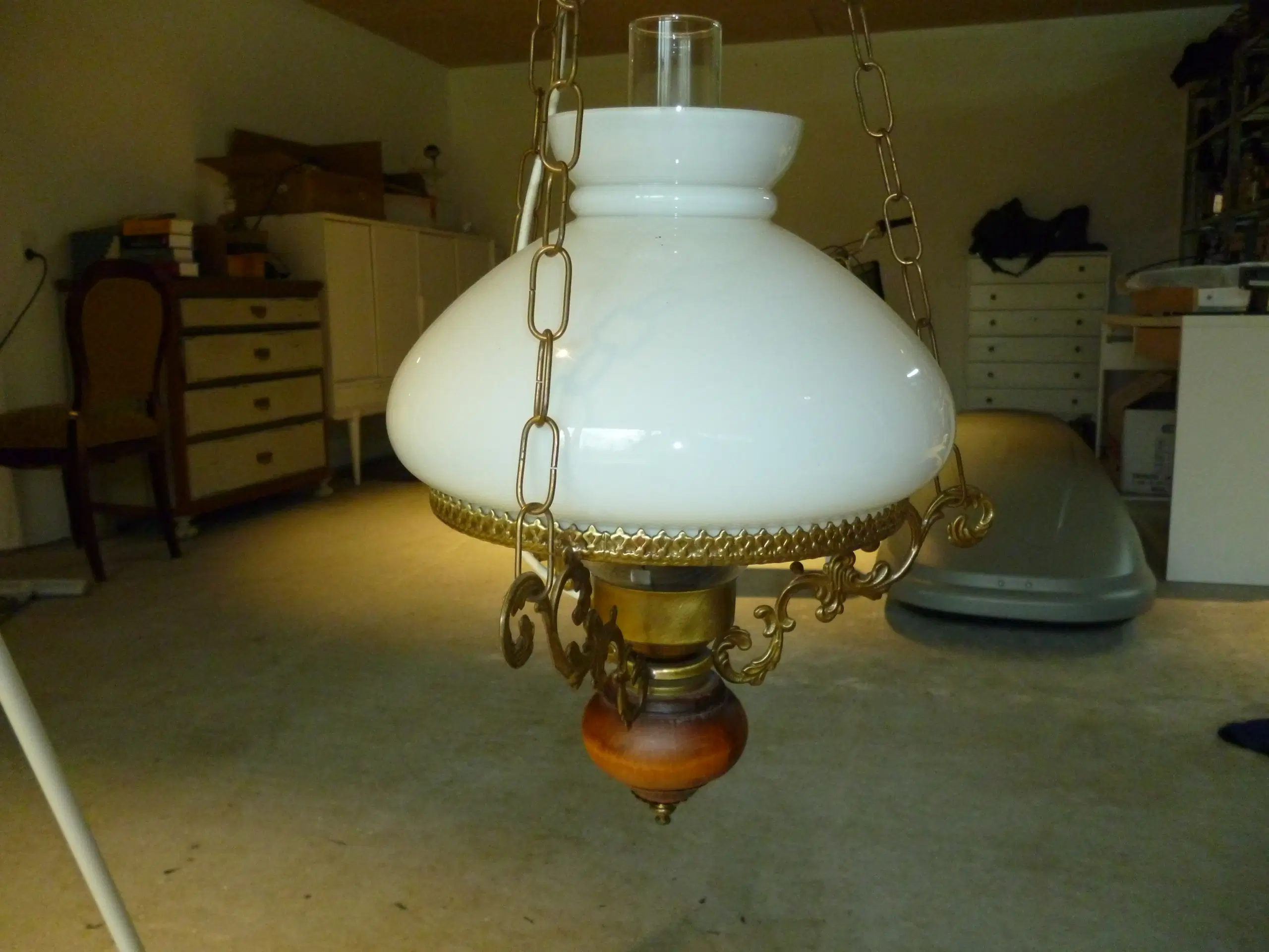 Gammeldags lampe sælges